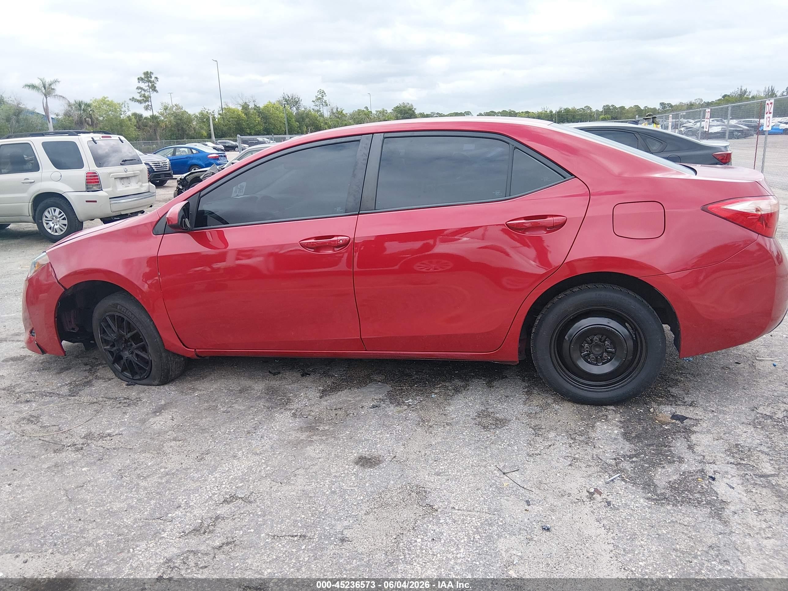 2019 Toyota Corolla Le Red vin: 2T1BURHE7KC176280
