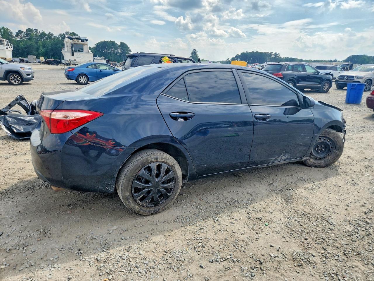 2019 Toyota Corolla Le Blue vin: 2T1BURHE7KC238566