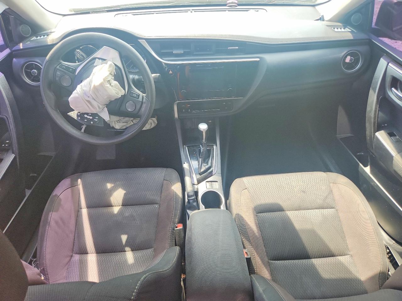 2019 Toyota Corolla Le Blue vin: 2T1BURHE7KC238566
