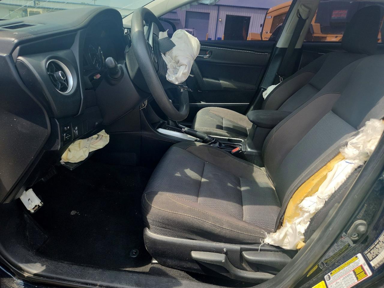 2019 Toyota Corolla Le Blue vin: 2T1BURHE7KC238566