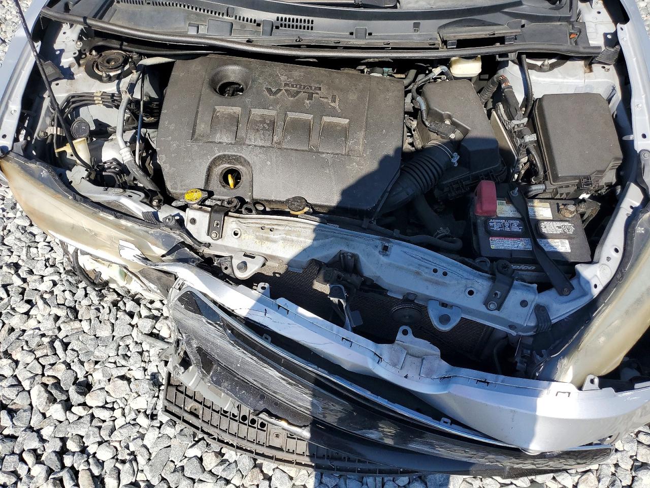 2014 Toyota Corolla S Plus Silver vin: 2T1BURHE8EC049901