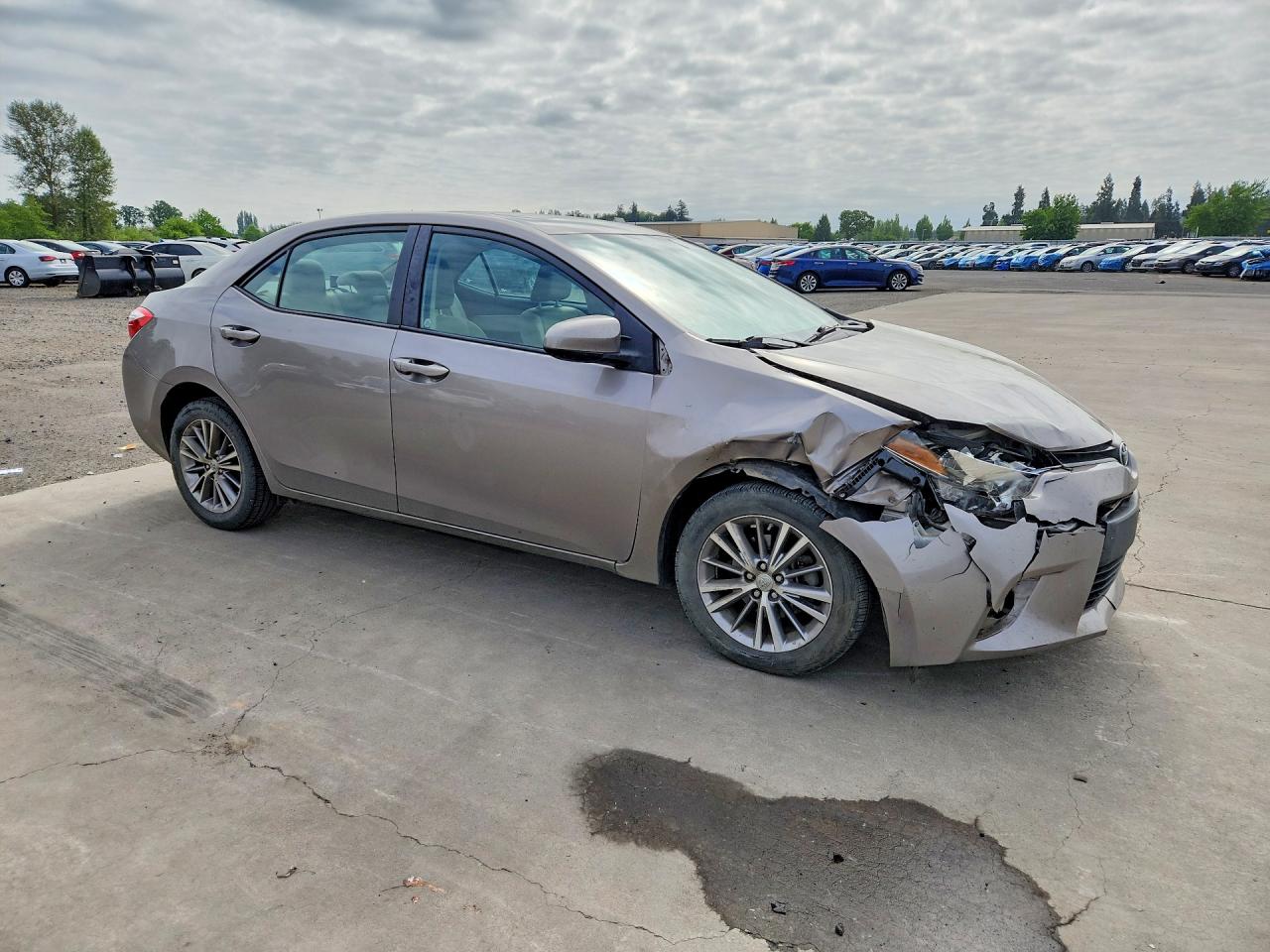 2014 Toyota Corolla Le Plus Beige vin: 2T1BURHE8EC115198