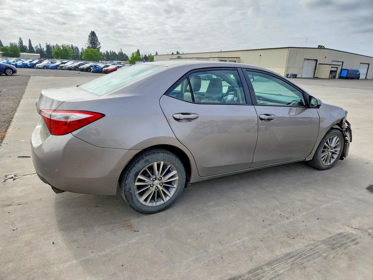 2014 Toyota Corolla Le Plus Beige vin: 2T1BURHE8EC115198