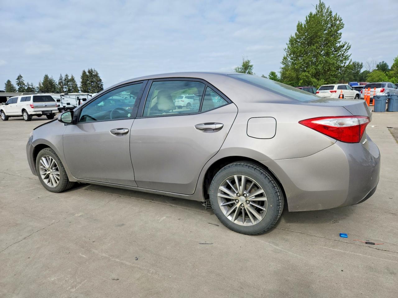 2014 Toyota Corolla Le Plus Beige vin: 2T1BURHE8EC115198