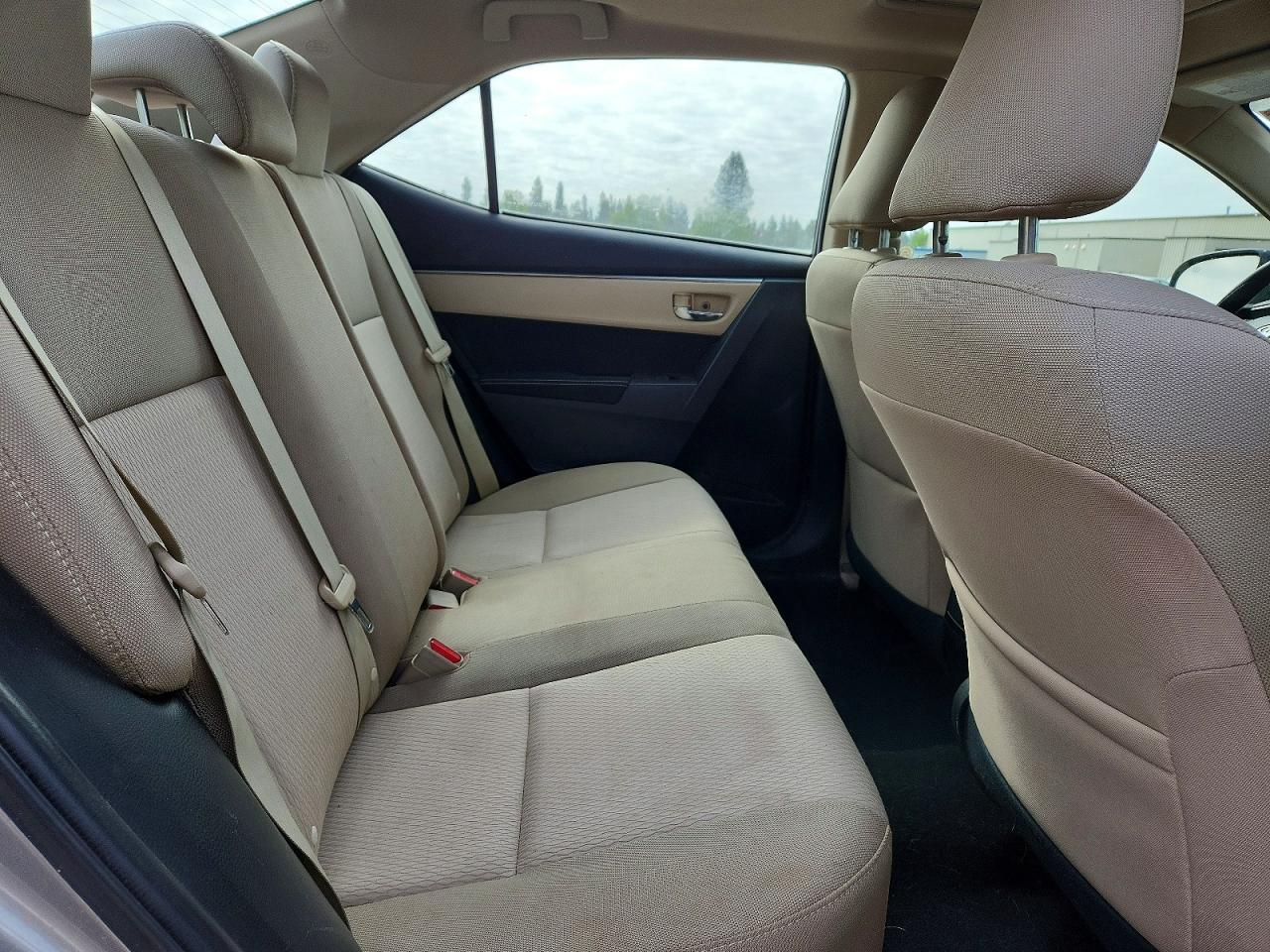 2014 Toyota Corolla Le Plus Beige vin: 2T1BURHE8EC115198