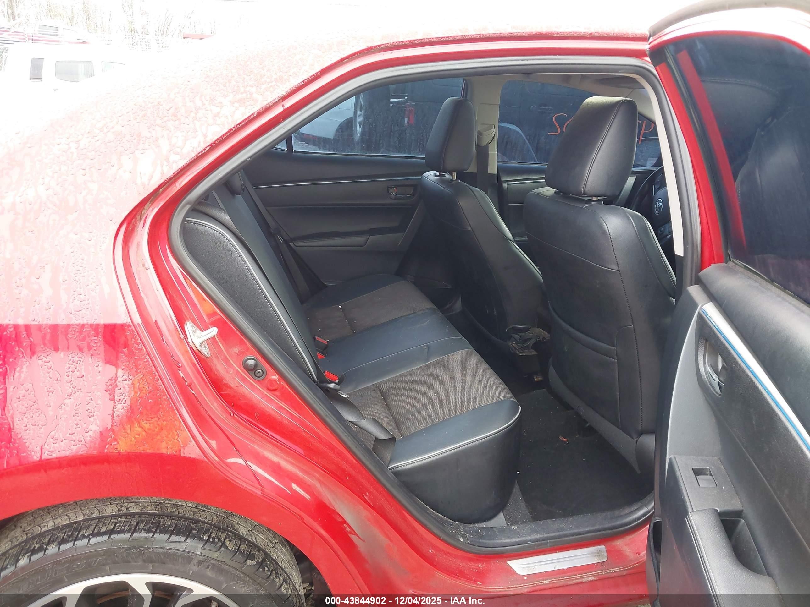 2014 Toyota Corolla S Plus Red vin: 2T1BURHE8EC121518