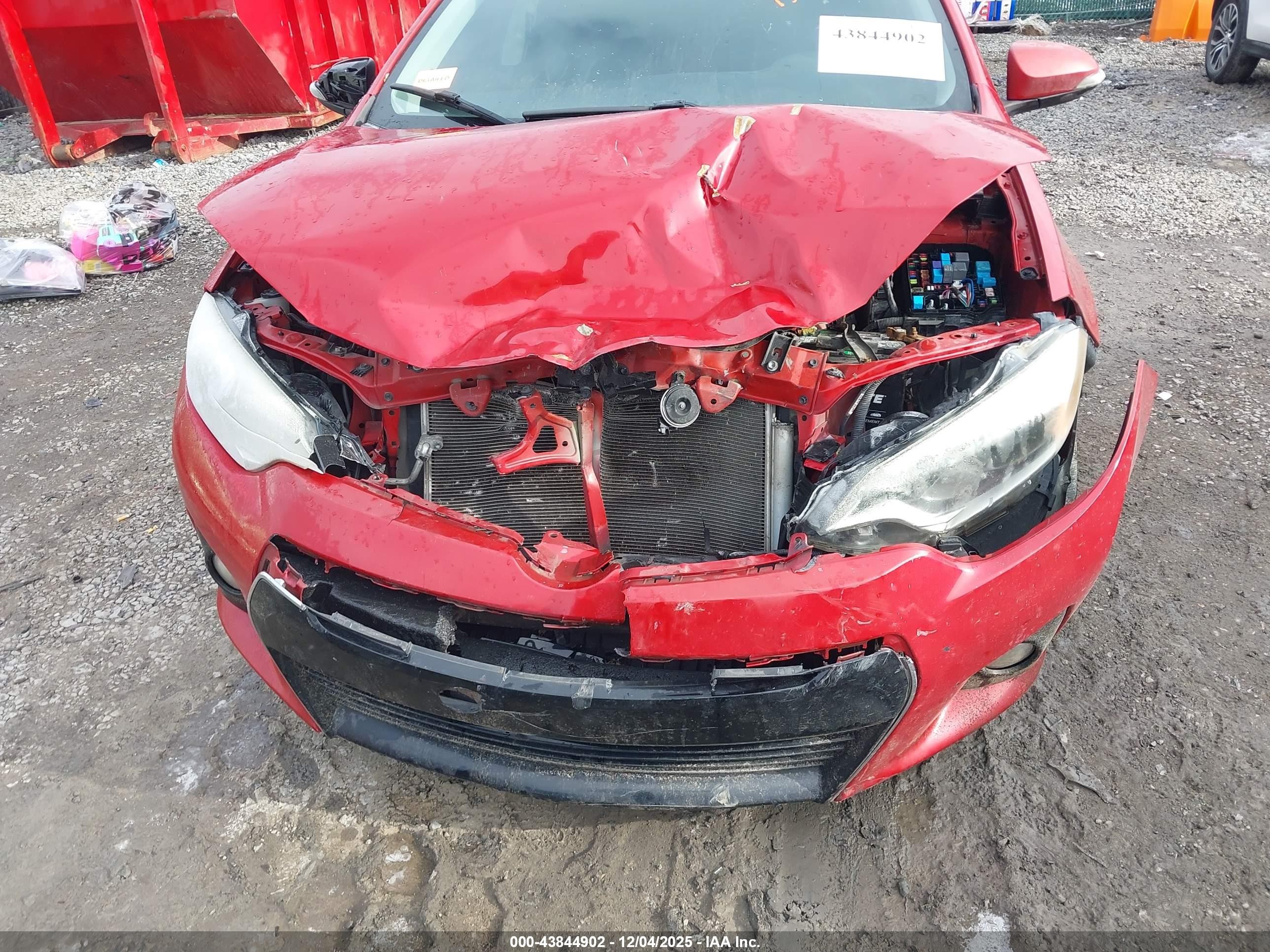 2014 Toyota Corolla S Plus Red vin: 2T1BURHE8EC121518