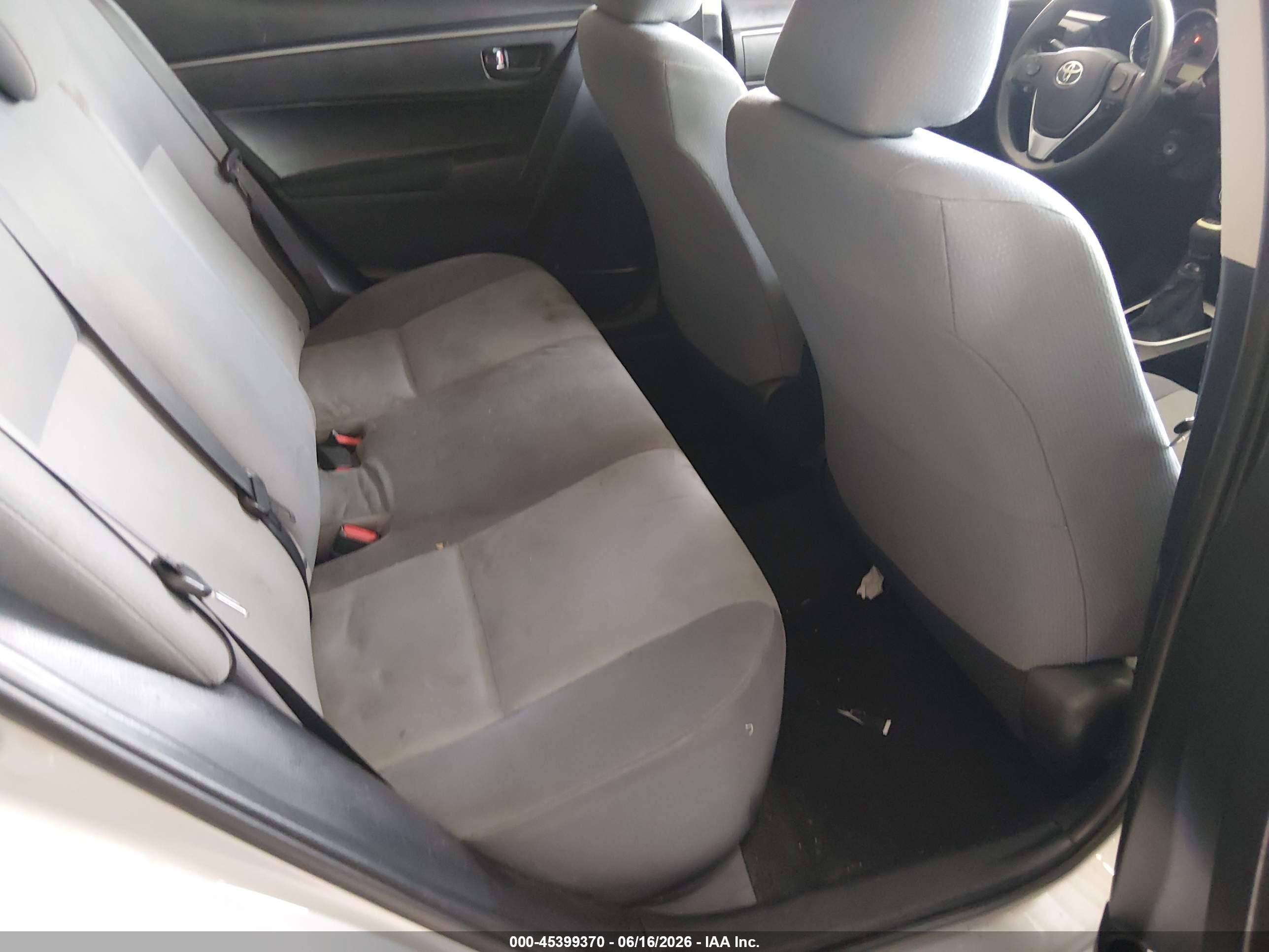 2014 Toyota Corolla L Silver vin: 2T1BURHE8EC123477