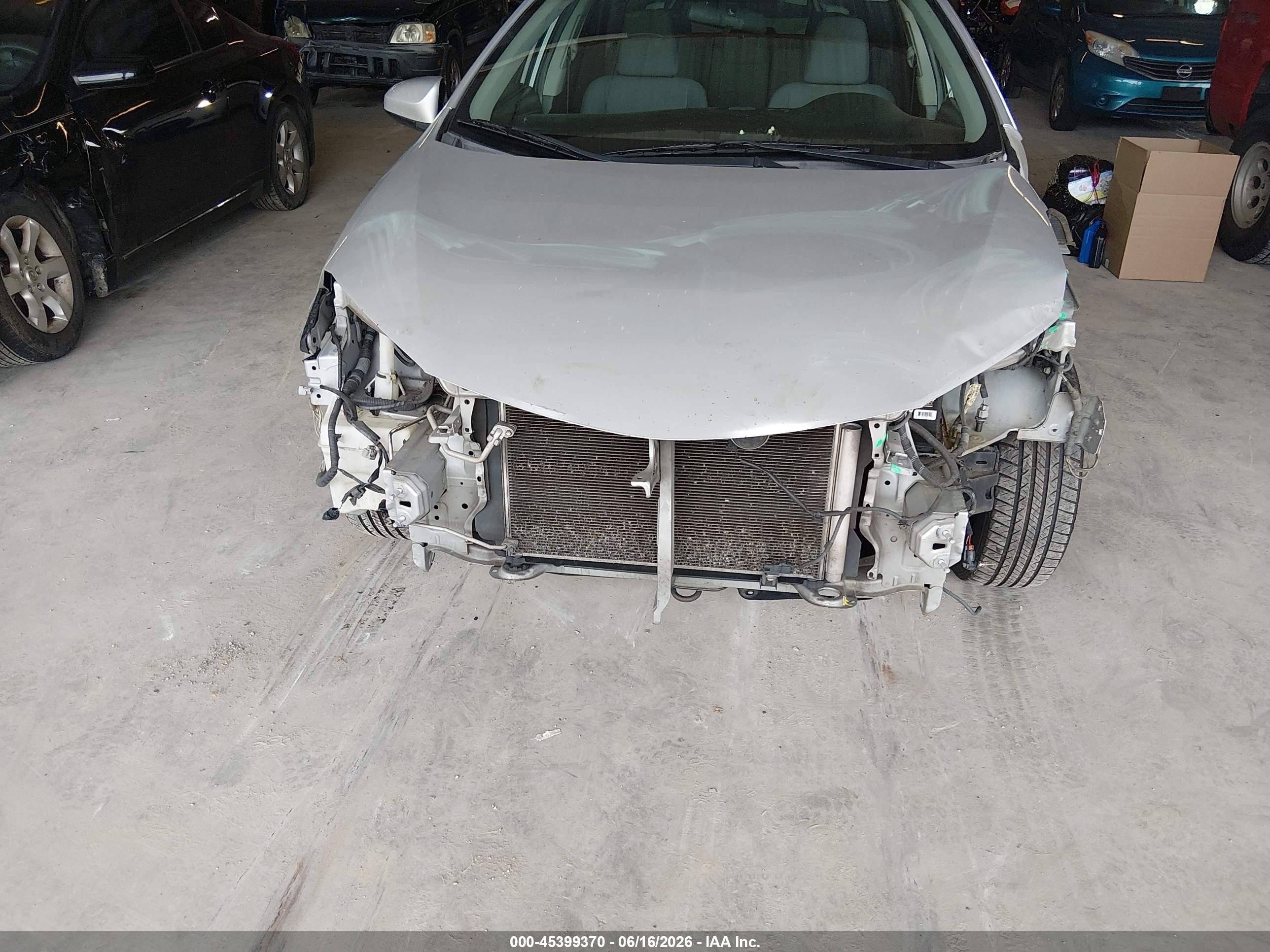 2014 Toyota Corolla L Silver vin: 2T1BURHE8EC123477