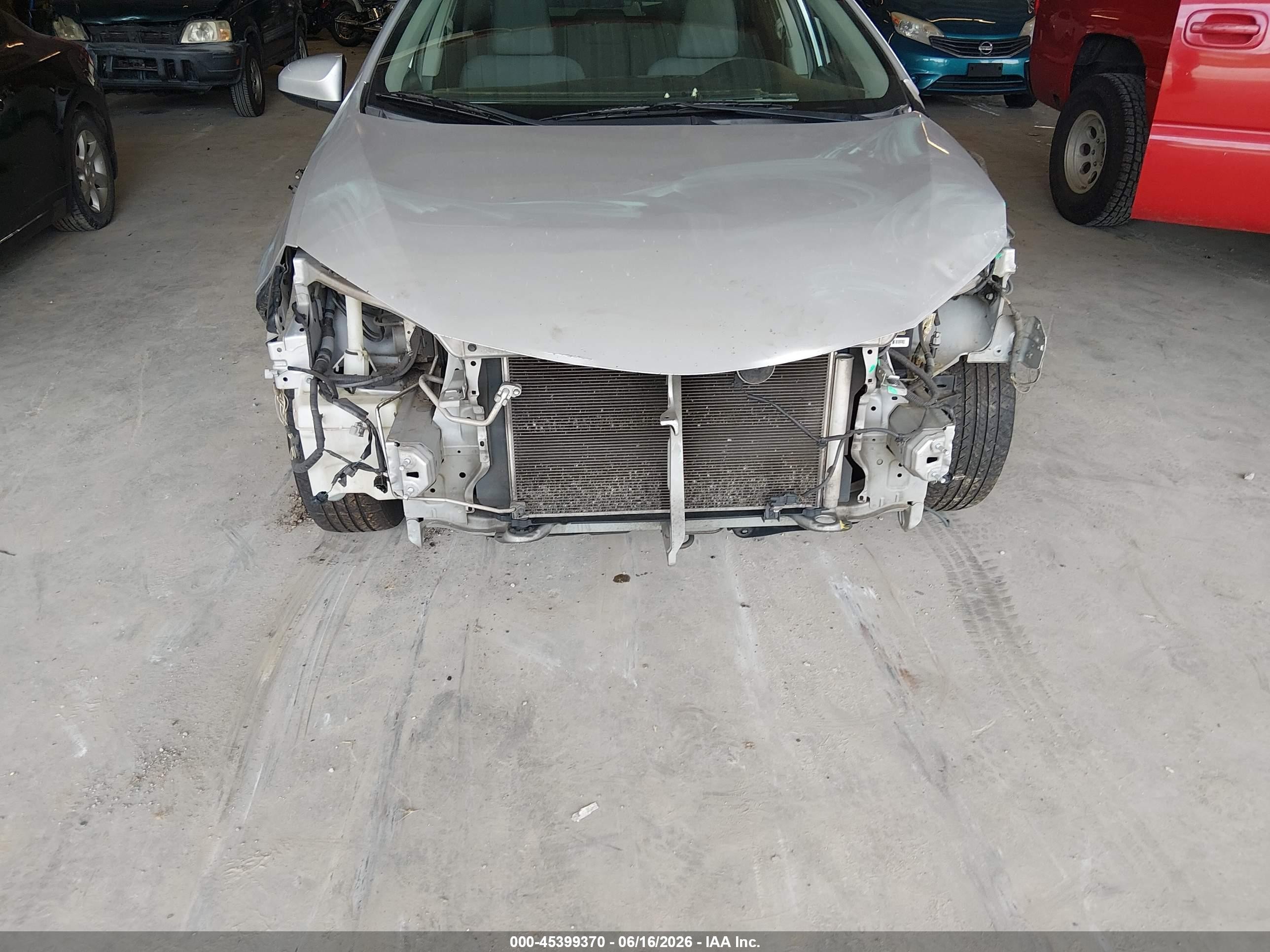 2014 Toyota Corolla L Silver vin: 2T1BURHE8EC123477