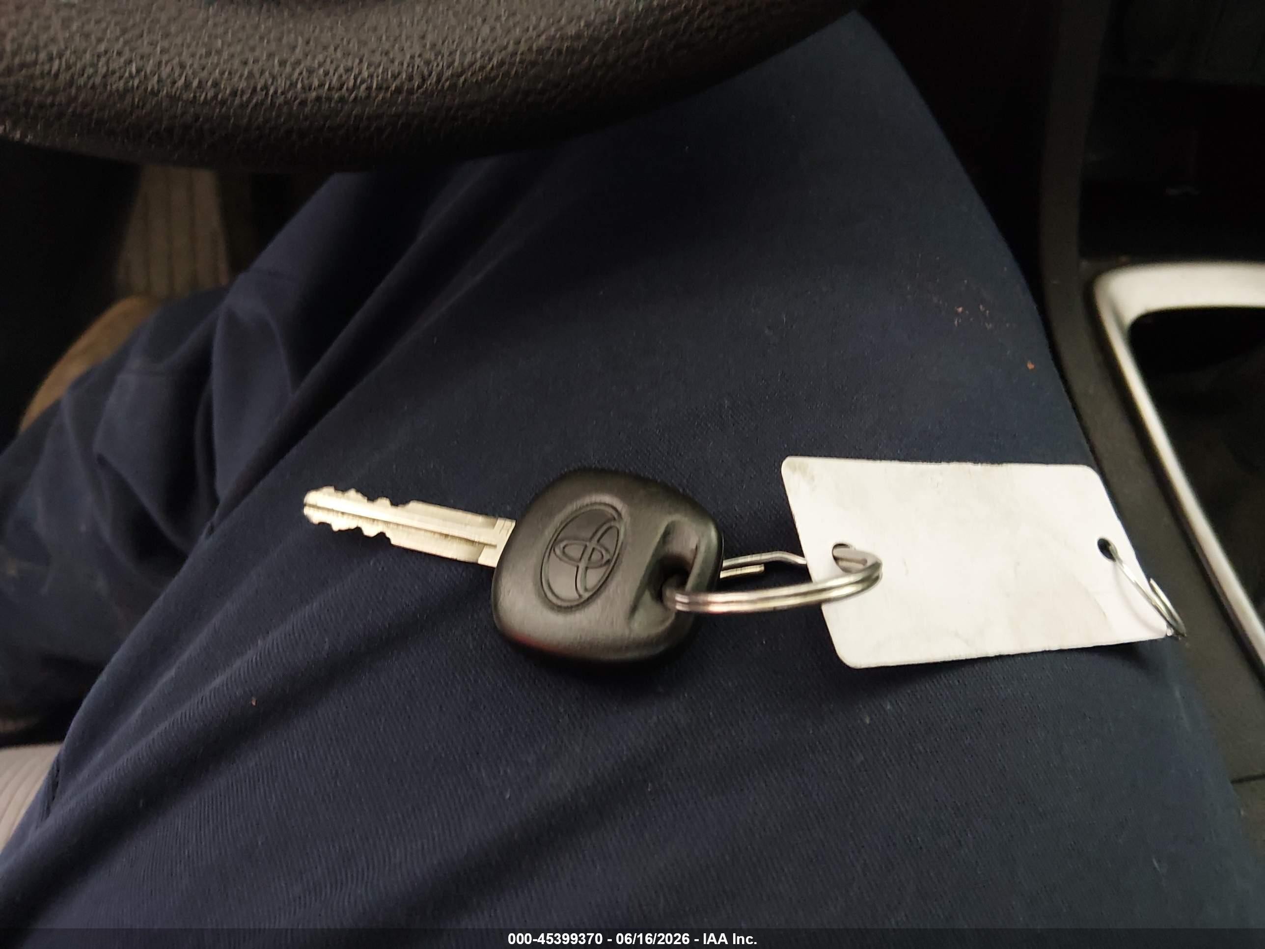 2014 Toyota Corolla L Silver vin: 2T1BURHE8EC123477