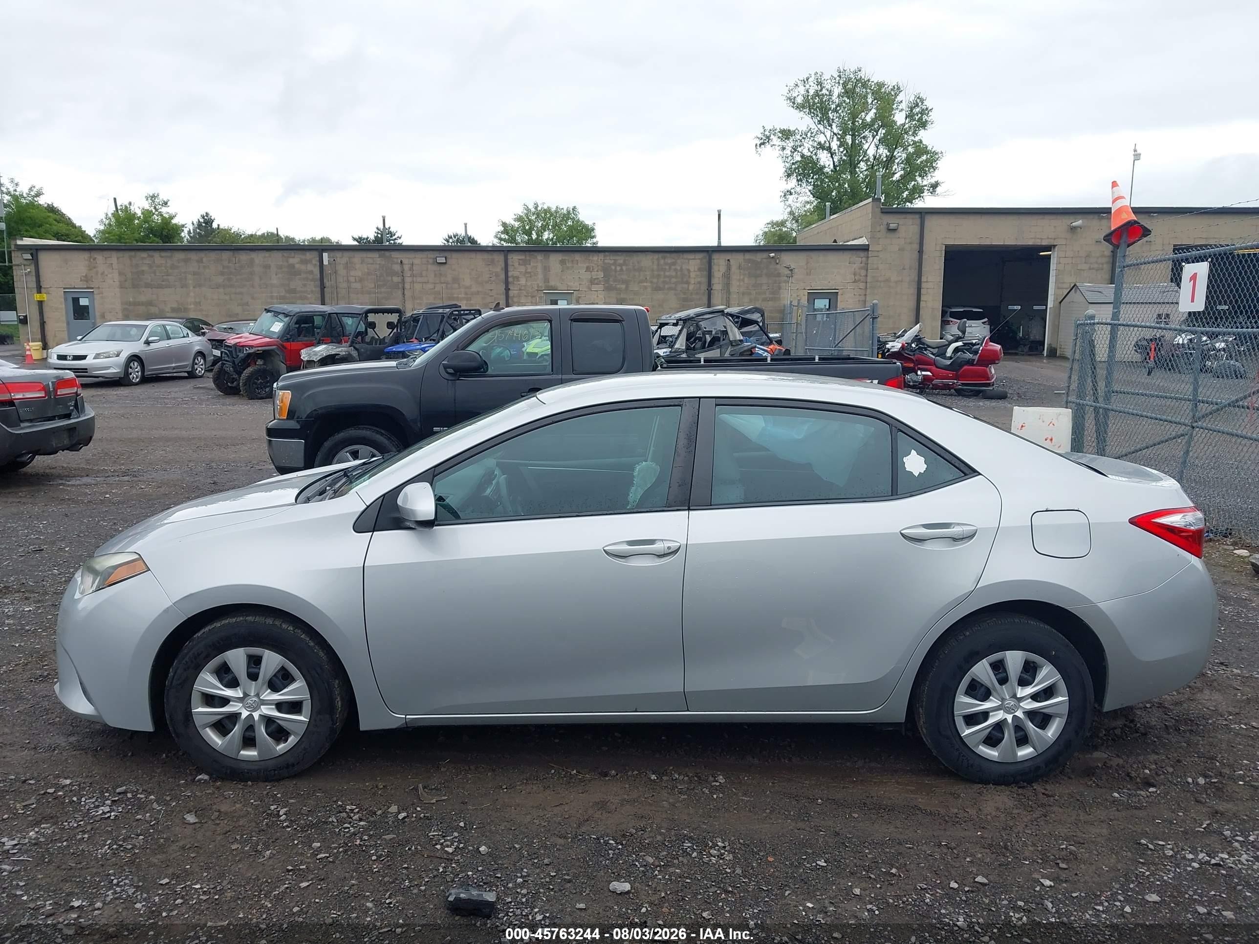 2014 Toyota Corolla L Silver vin: 2T1BURHE8EC147715