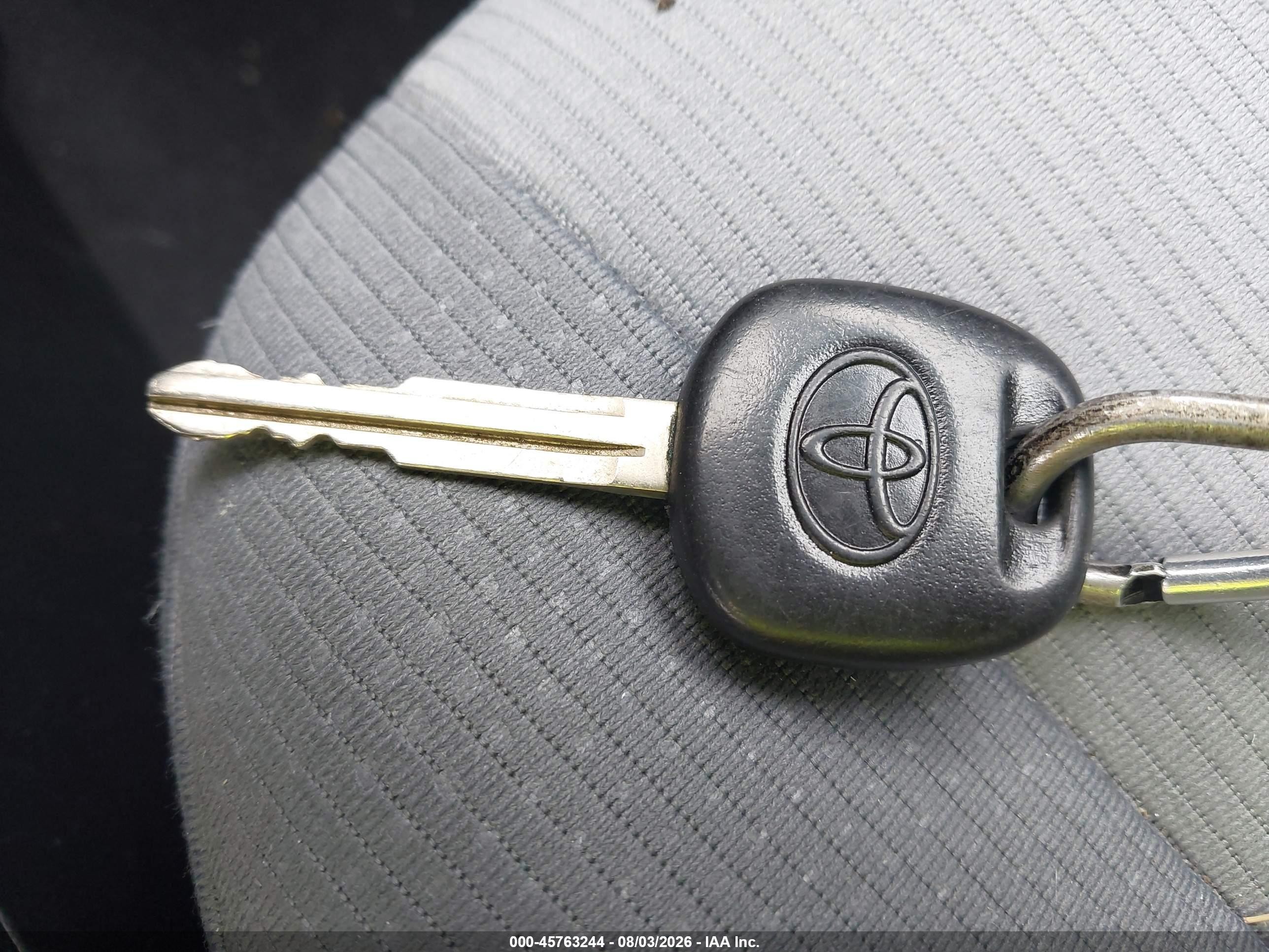 2014 Toyota Corolla L Silver vin: 2T1BURHE8EC147715