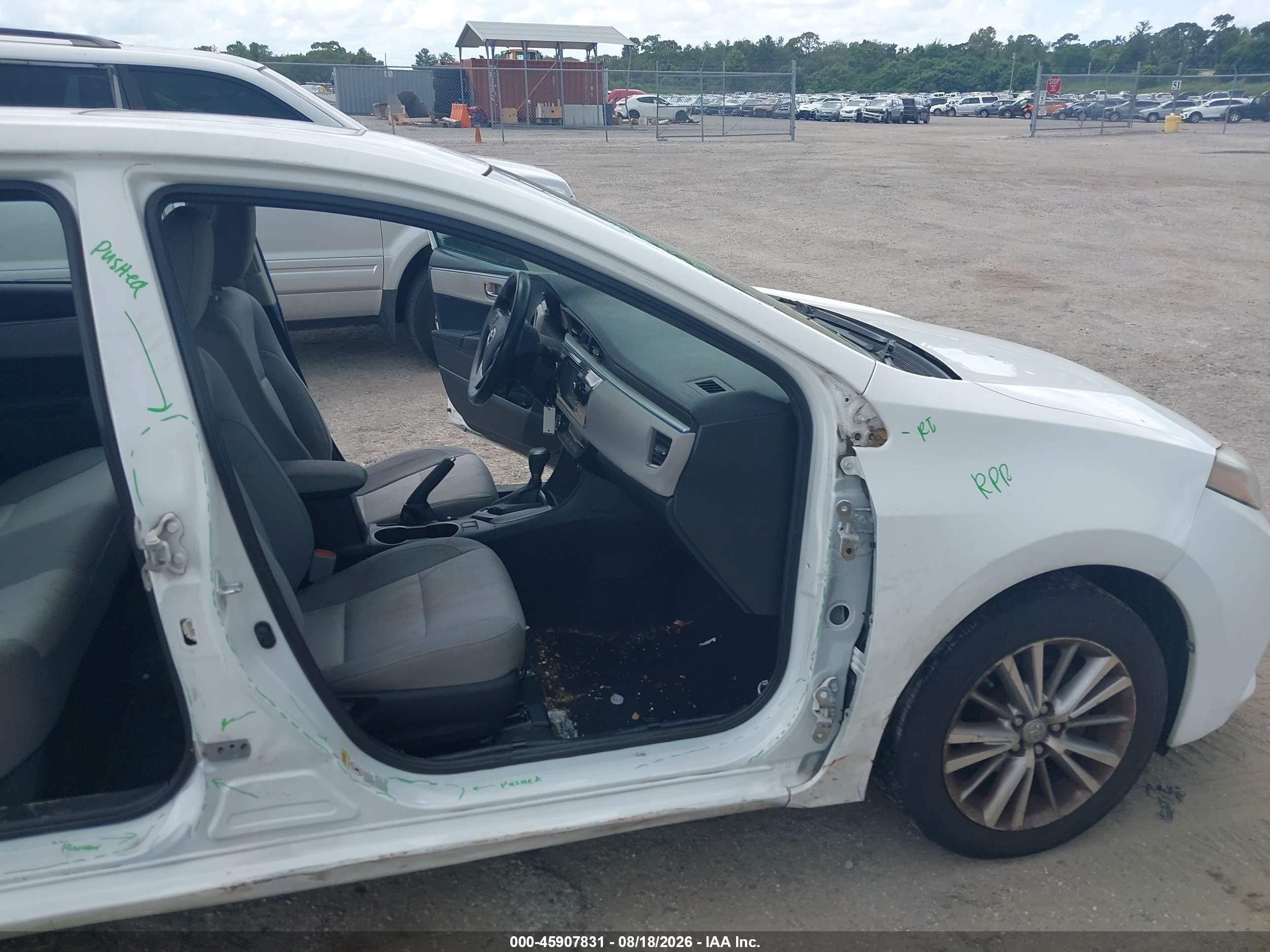 2014 Toyota Corolla Le Plus White vin: 2T1BURHE8EC154647