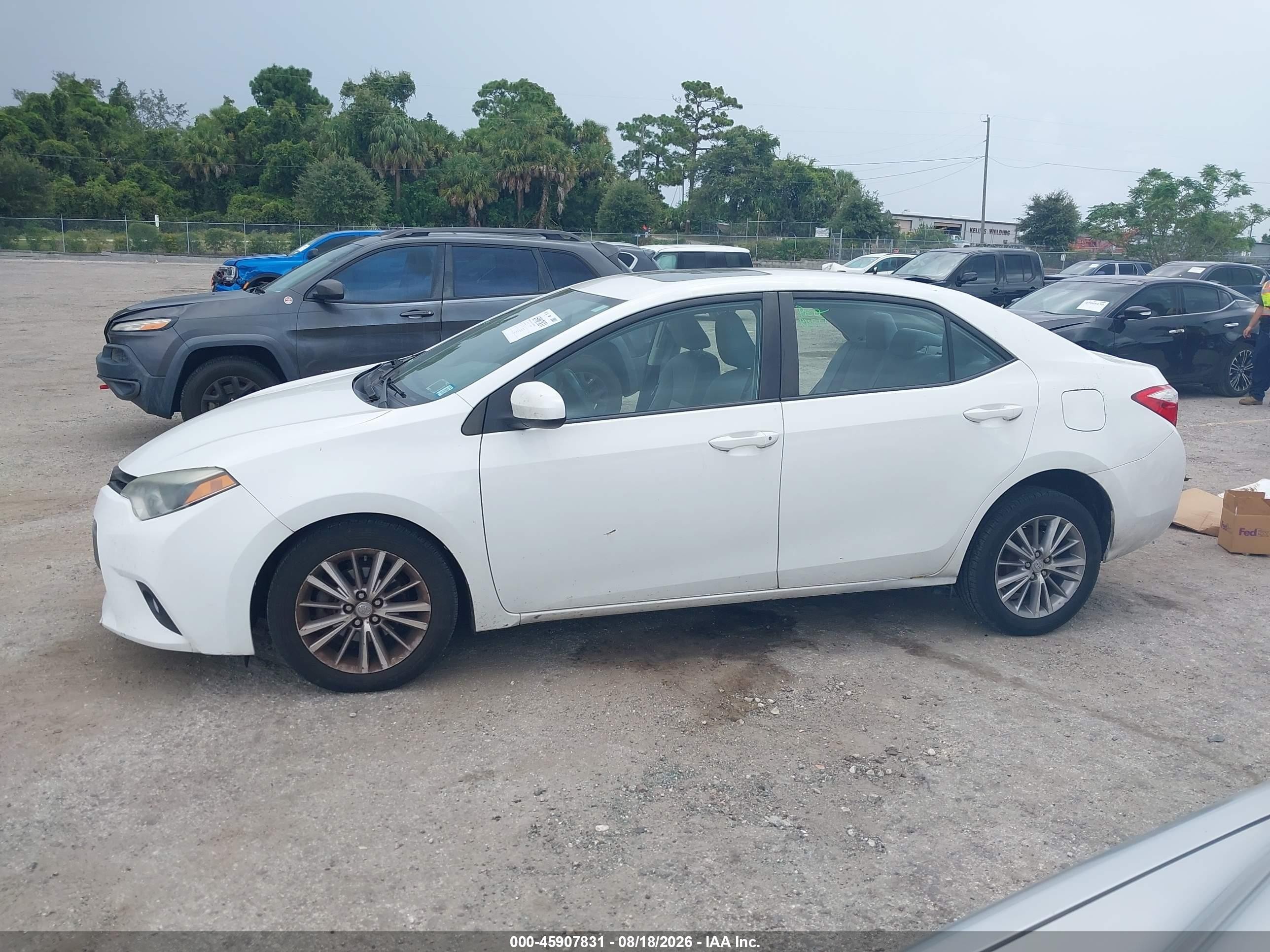 2014 Toyota Corolla Le Plus White vin: 2T1BURHE8EC154647