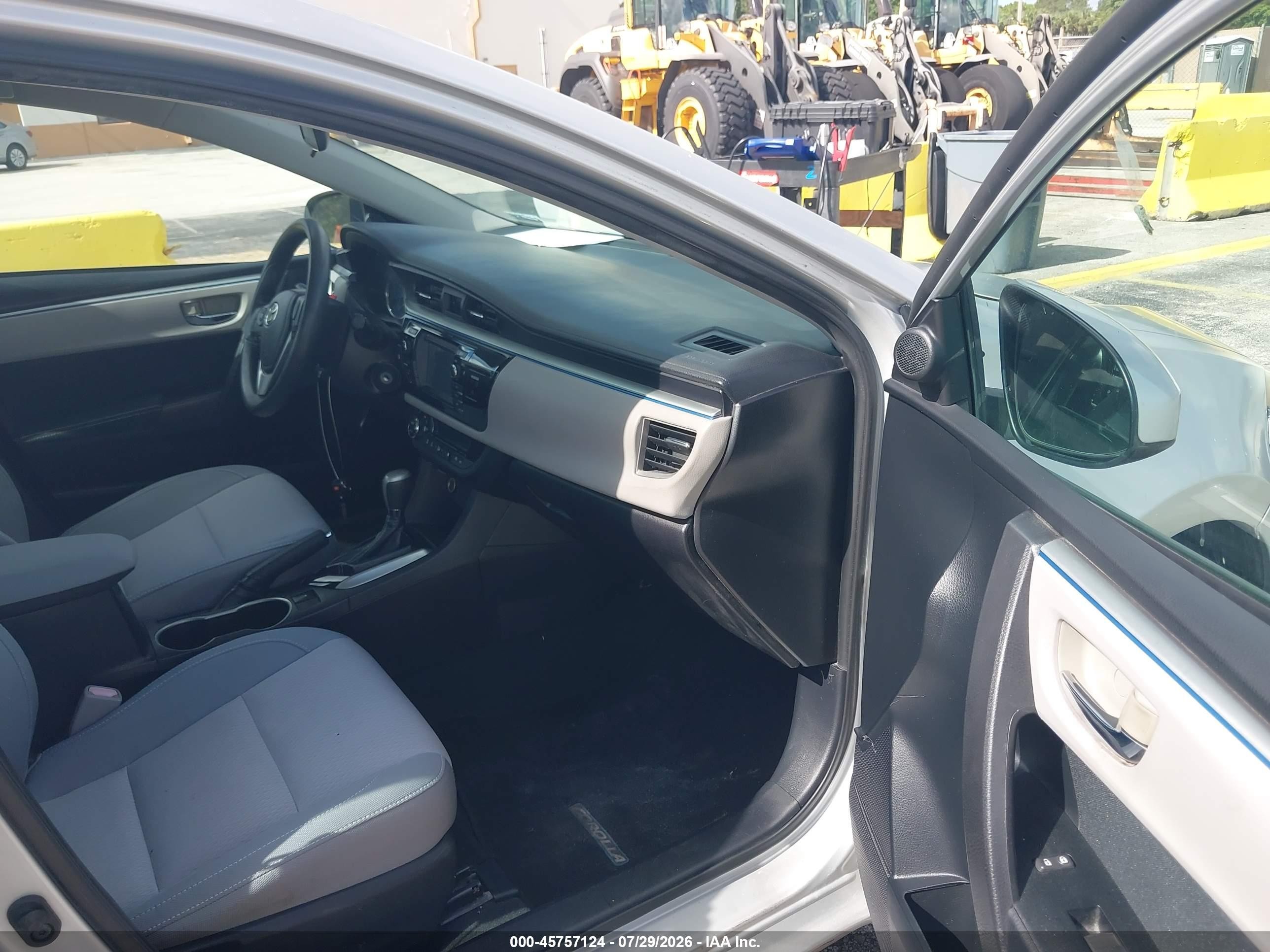 2015 Toyota Corolla Le Silver vin: 2T1BURHE8FC229719