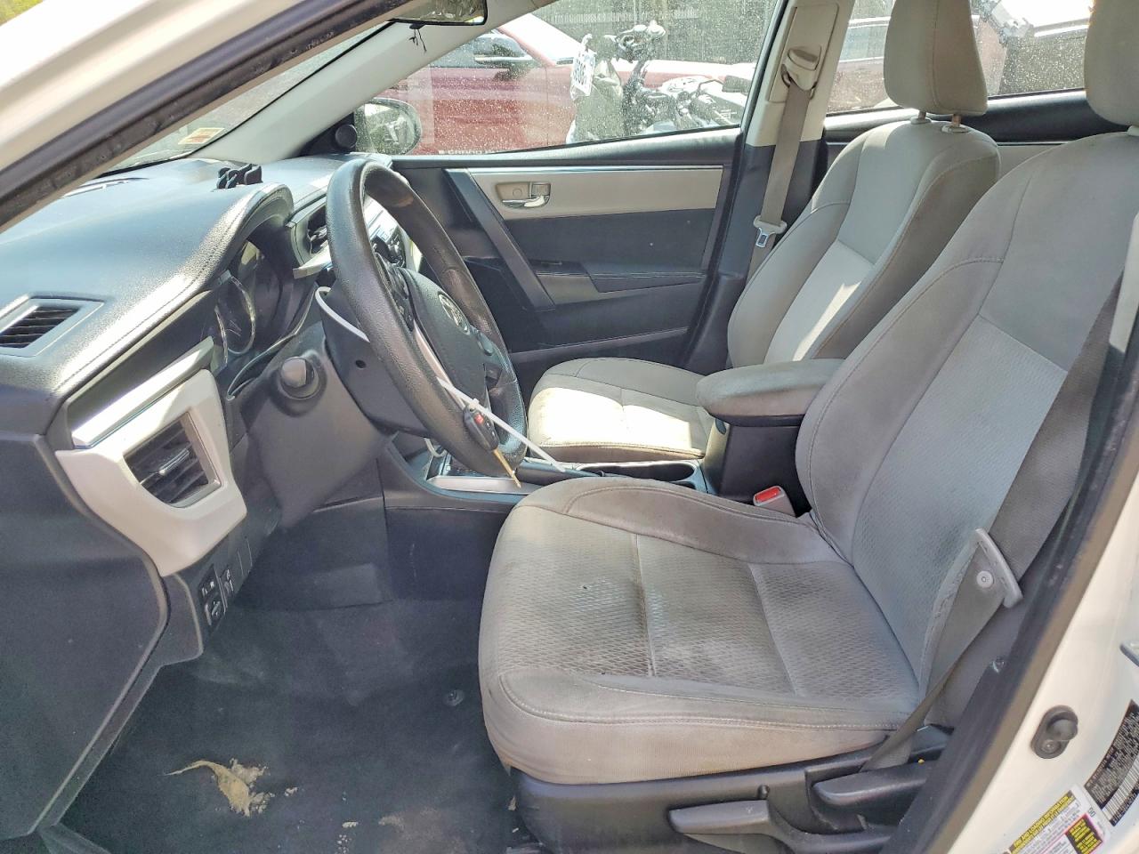 2015 Toyota Corolla Le White vin: 2T1BURHE8FC238811
