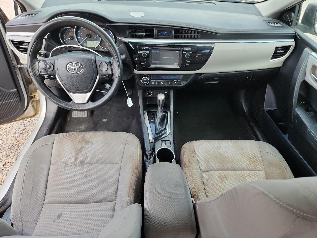 2015 Toyota Corolla Le Серебряный vin: 2T1BURHE8FC239294