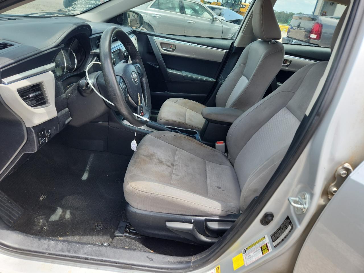 2015 Toyota Corolla Le Серебряный vin: 2T1BURHE8FC239294