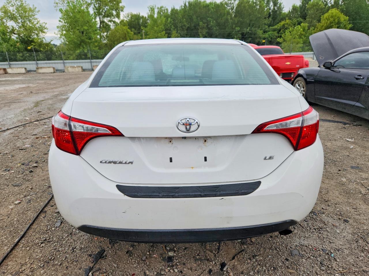 2015 Toyota Corolla Le White vin: 2T1BURHE8FC241353