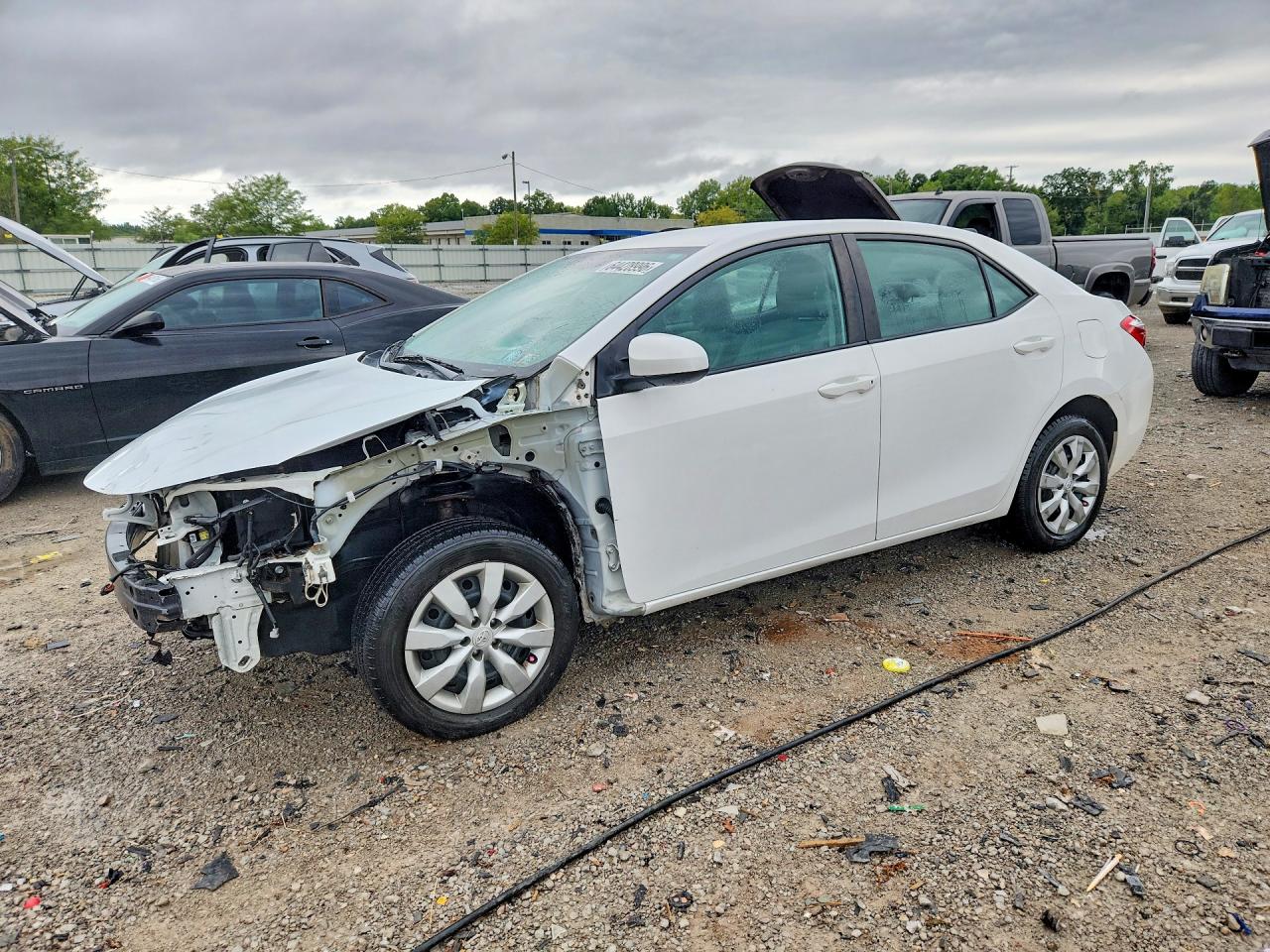 2015 Toyota Corolla Le White vin: 2T1BURHE8FC241353