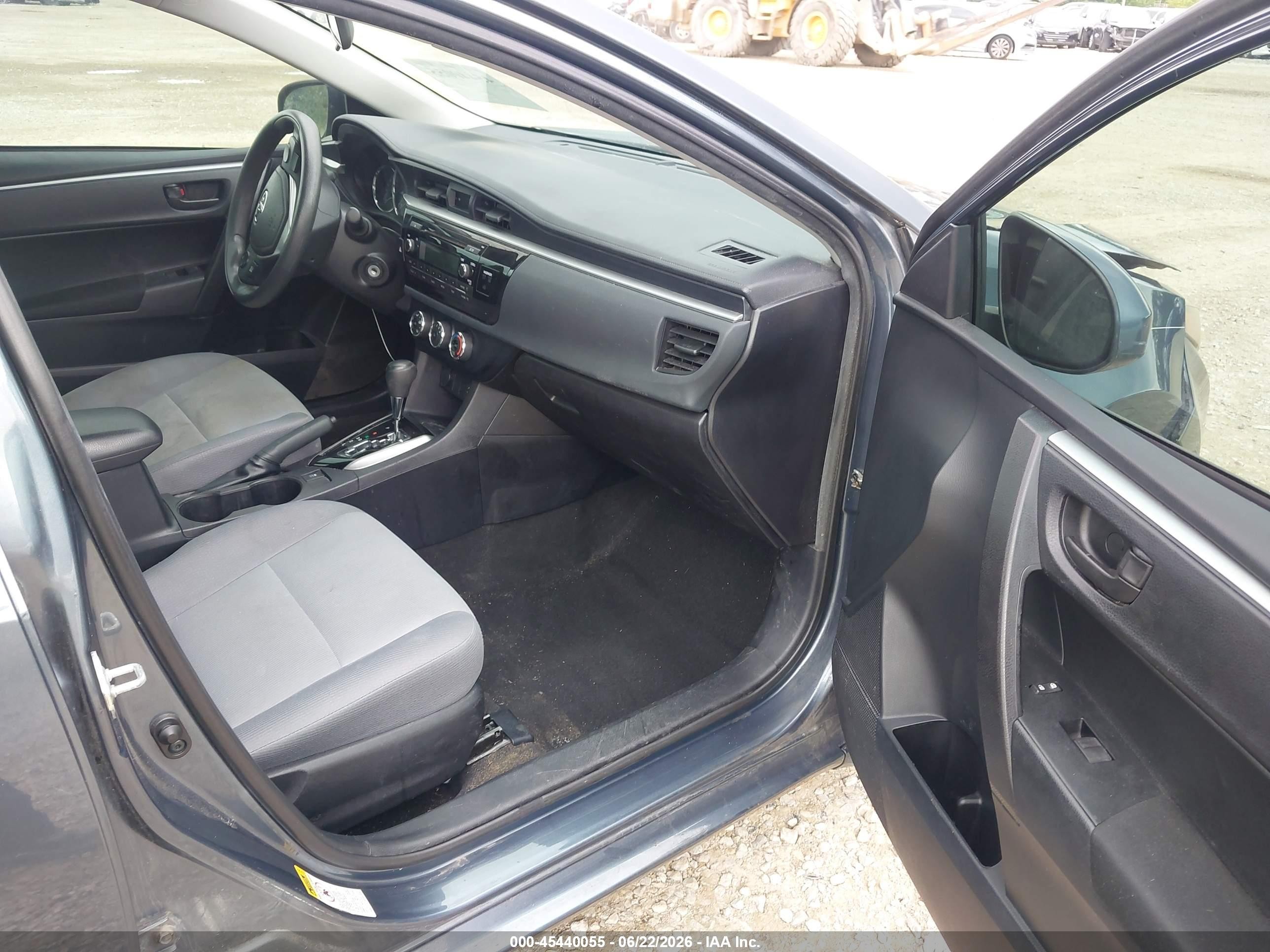 2015 Toyota Corolla L Blue vin: 2T1BURHE8FC258492