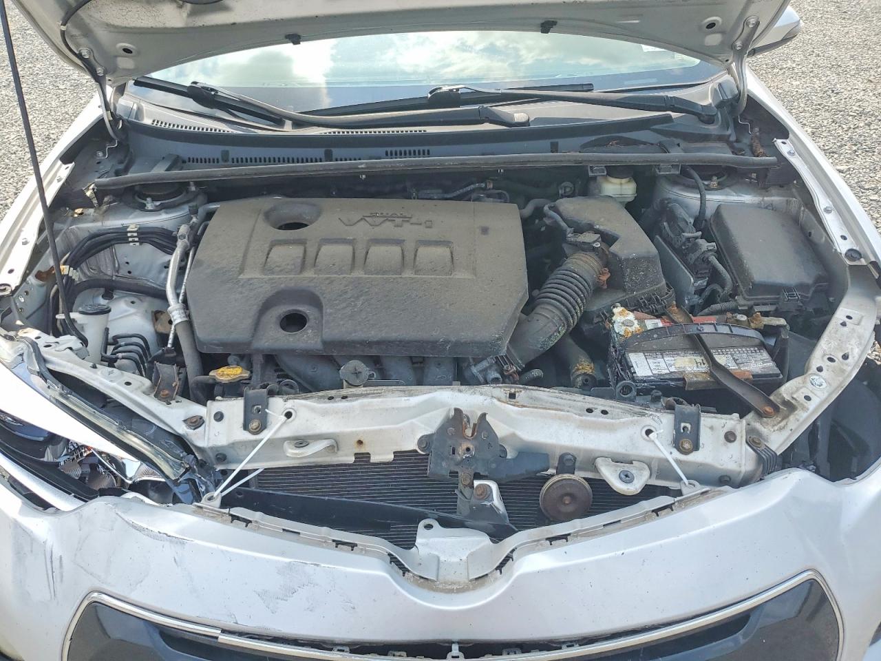 2015 Toyota Corolla S Plus Silver vin: 2T1BURHE8FC272912