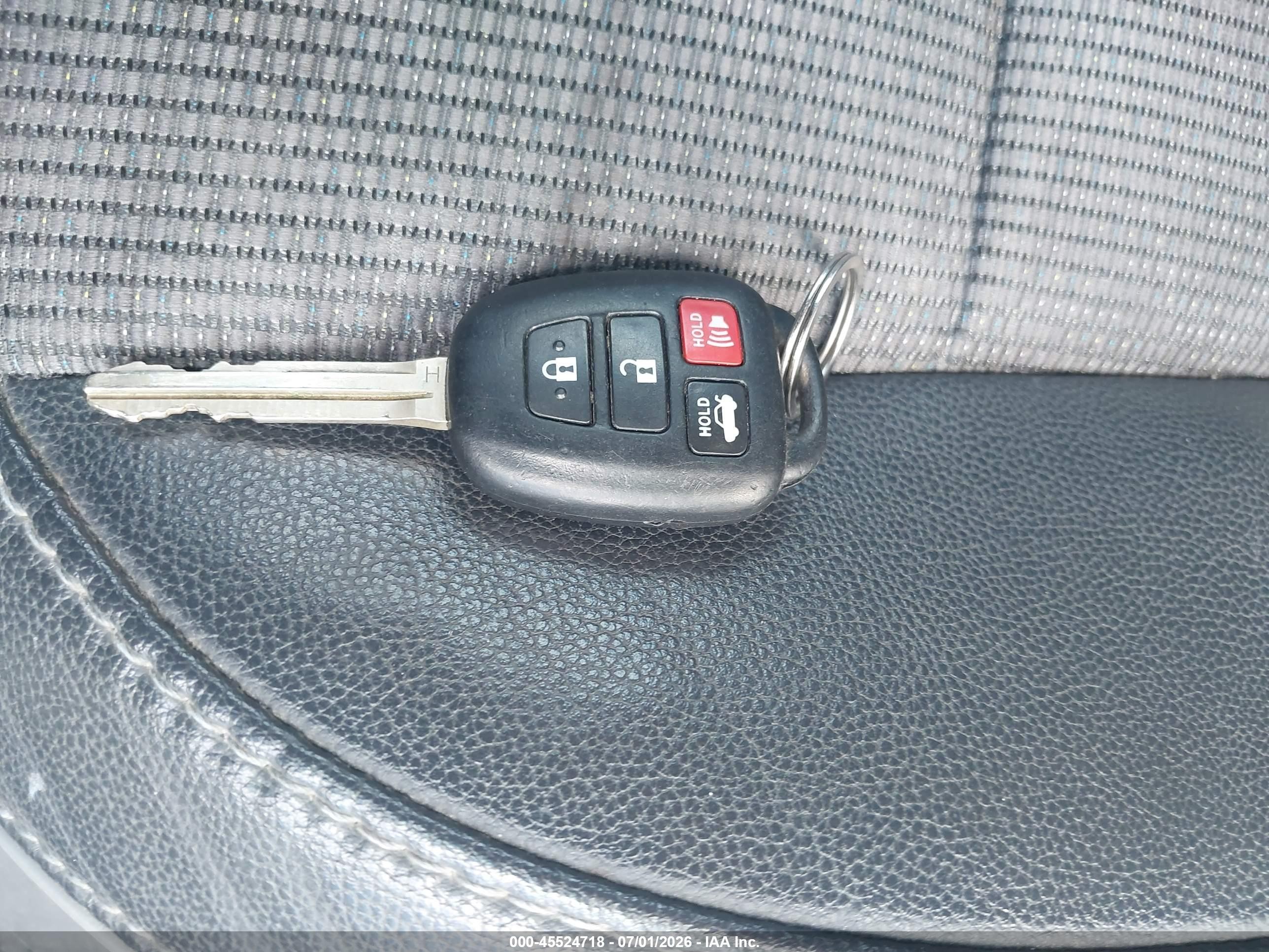 2015 Toyota Corolla S Plus Silver vin: 2T1BURHE8FC274465