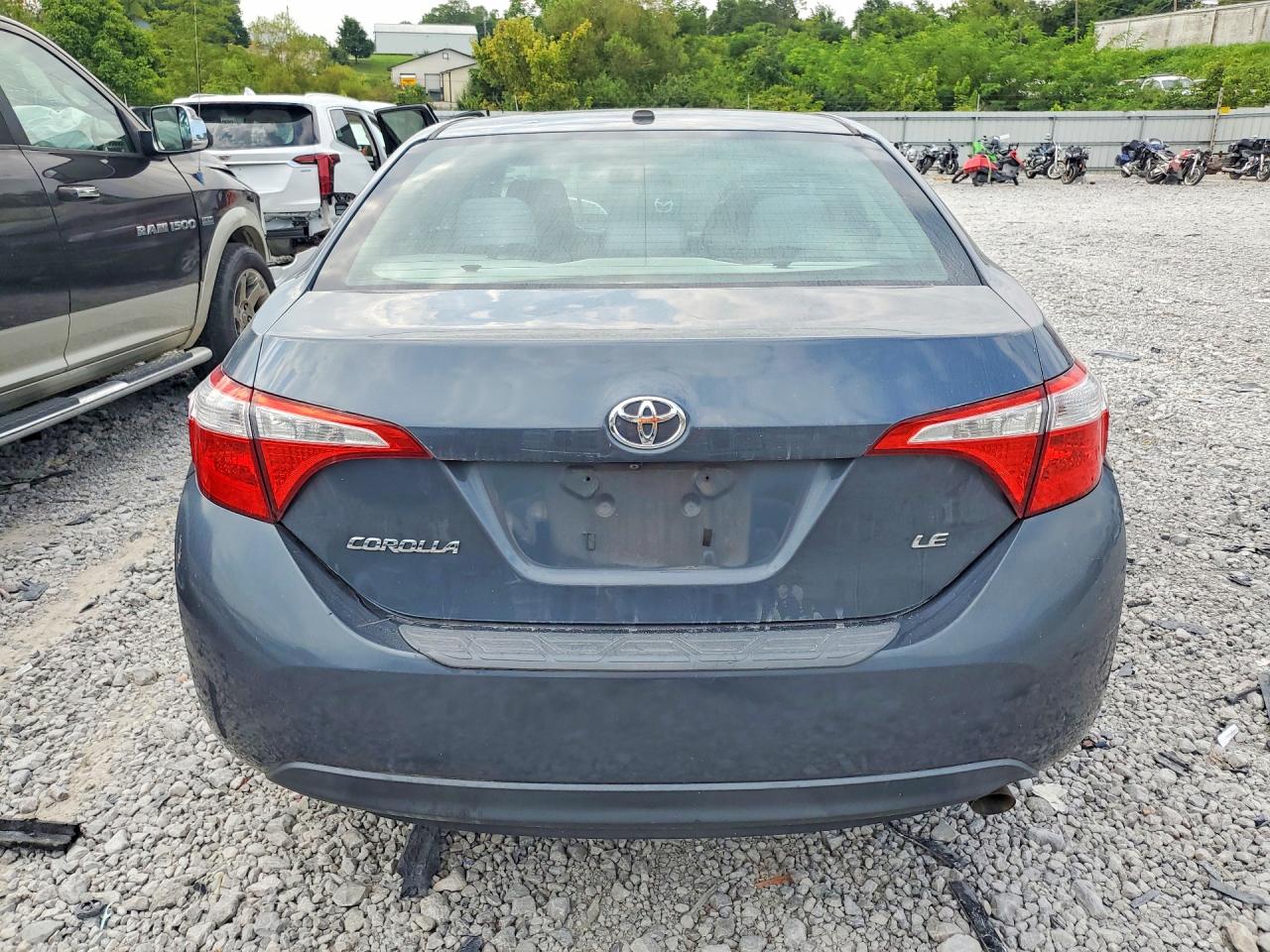2015 Toyota Corolla Le Plus Blue vin: 2T1BURHE8FC274711