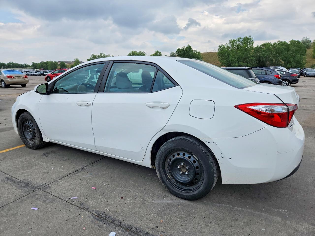 2015 Toyota Corolla Le White vin: 2T1BURHE8FC282078