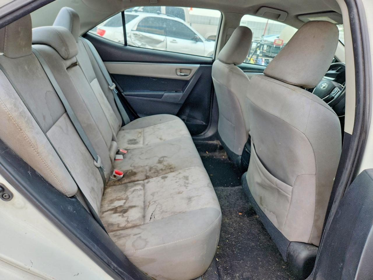 2015 Toyota Corolla Le White vin: 2T1BURHE8FC282078