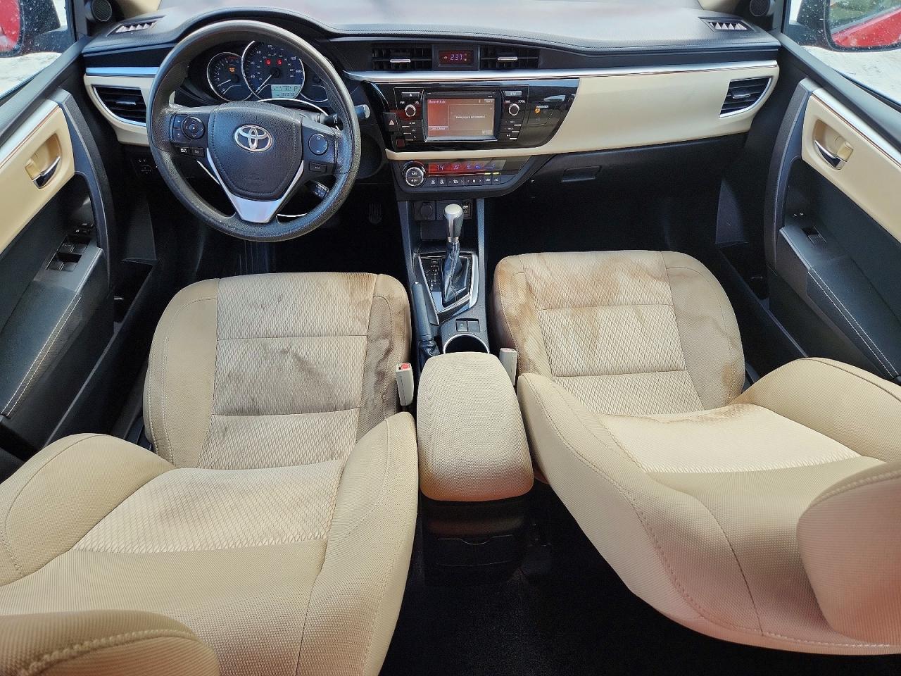 2015 Toyota Corolla Le Red vin: 2T1BURHE8FC286048