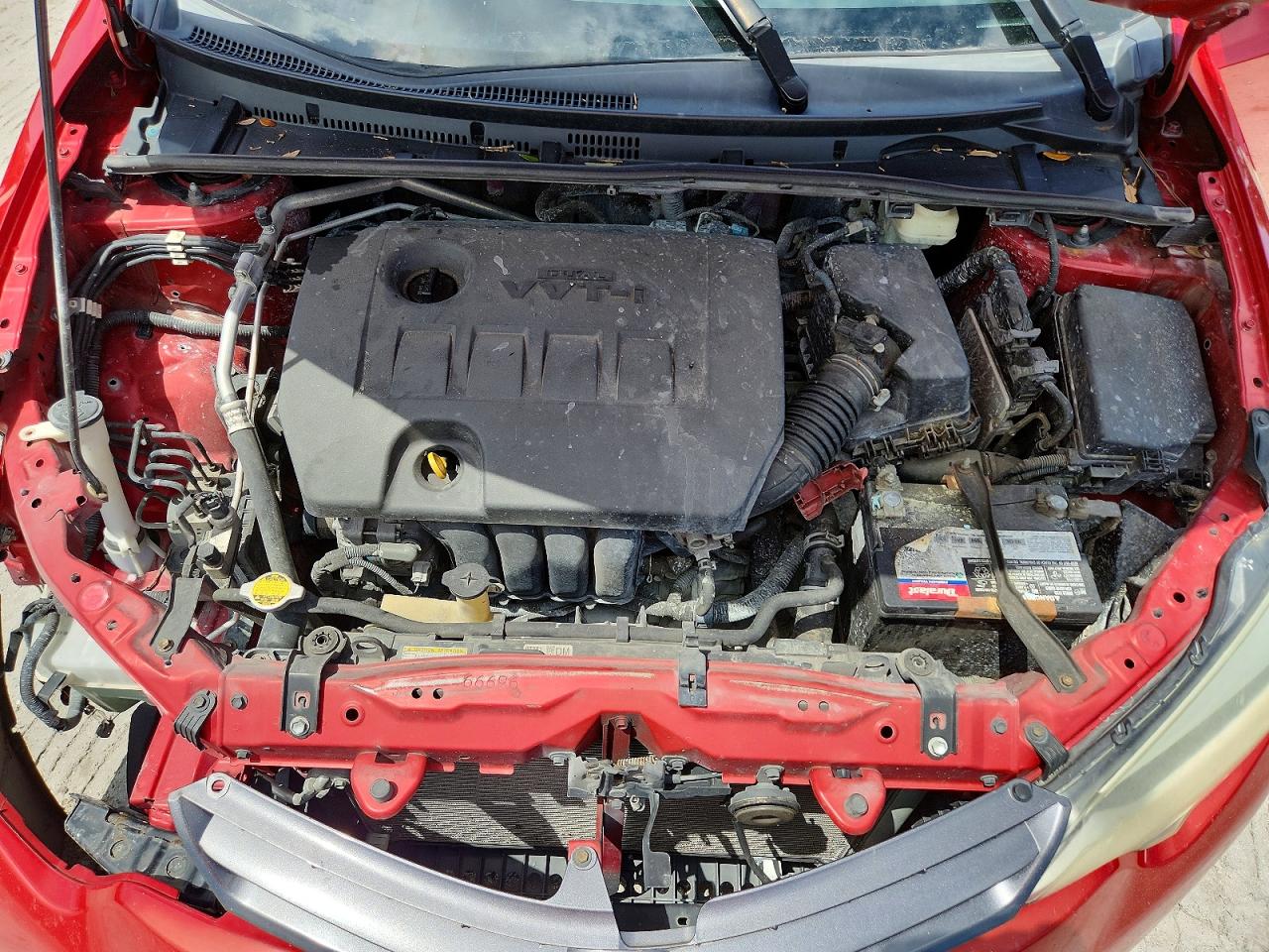 2015 Toyota Corolla Le Red vin: 2T1BURHE8FC286048