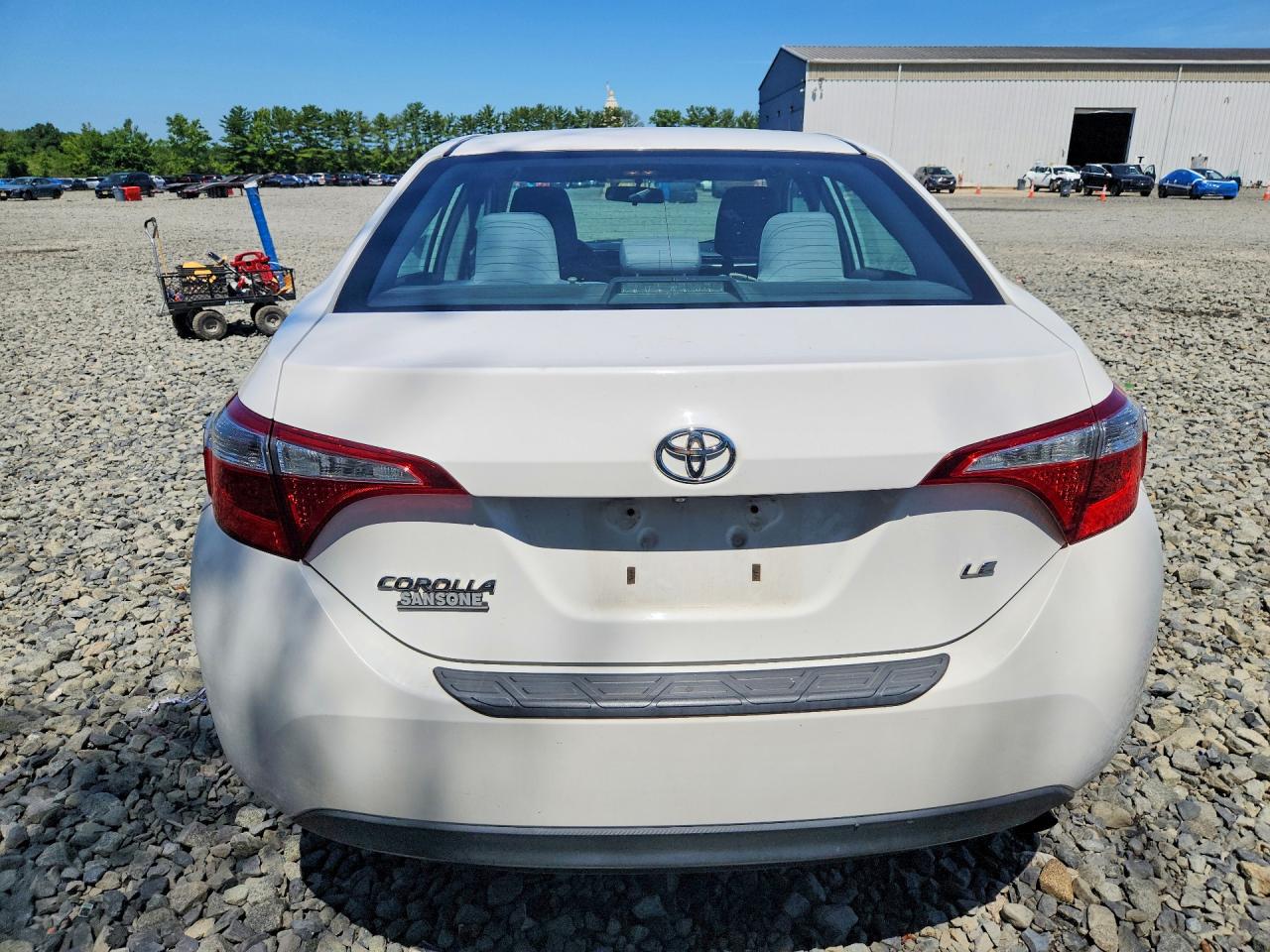 2015 Toyota Corolla Le White vin: 2T1BURHE8FC334700
