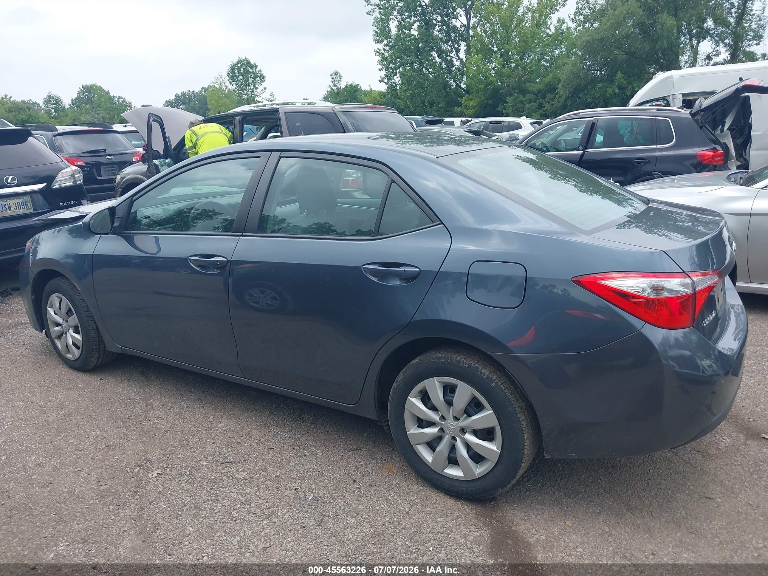 2015 Toyota Corolla Le Blue vin: 2T1BURHE8FC337208