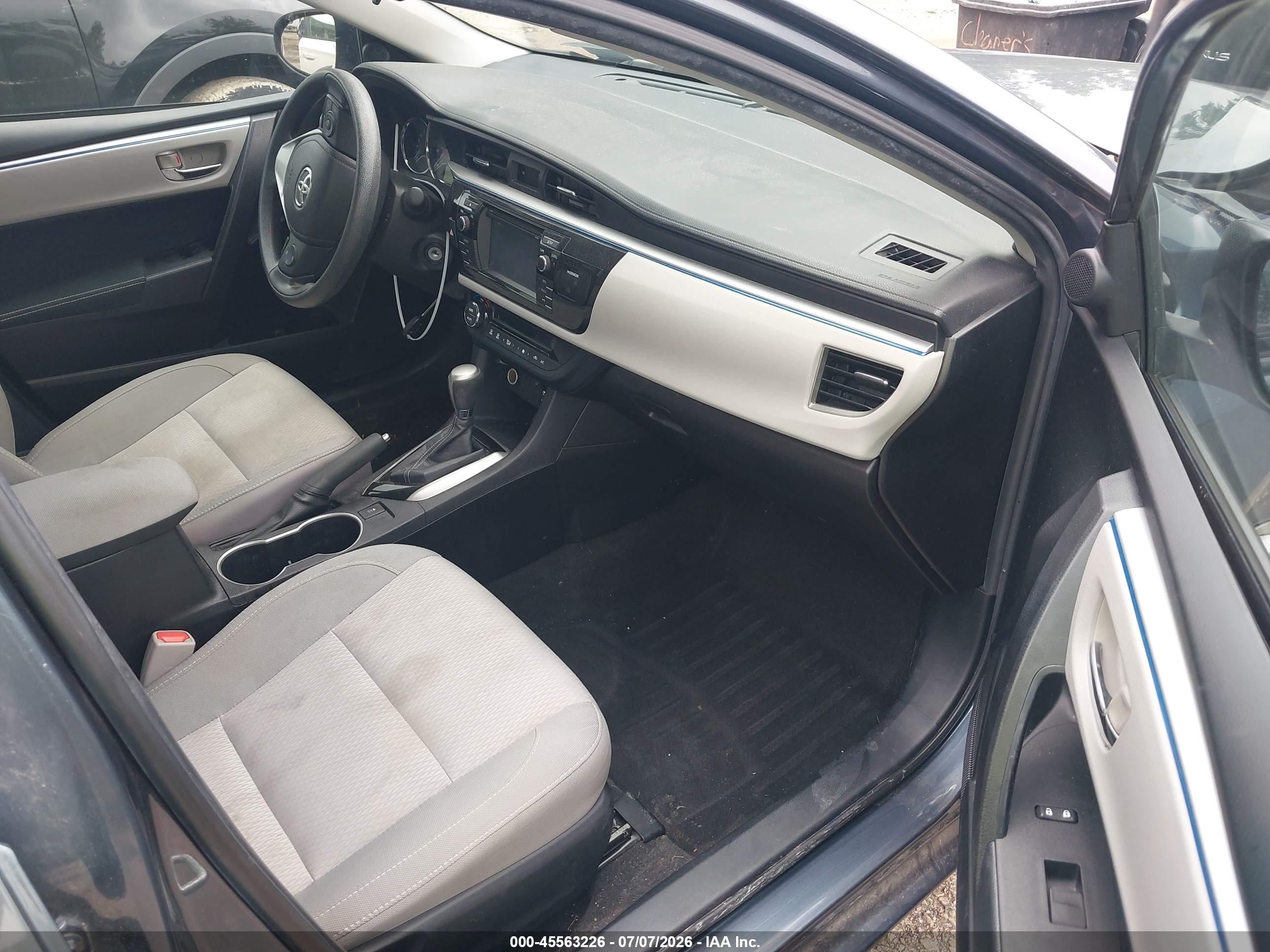 2015 Toyota Corolla Le Blue vin: 2T1BURHE8FC337208