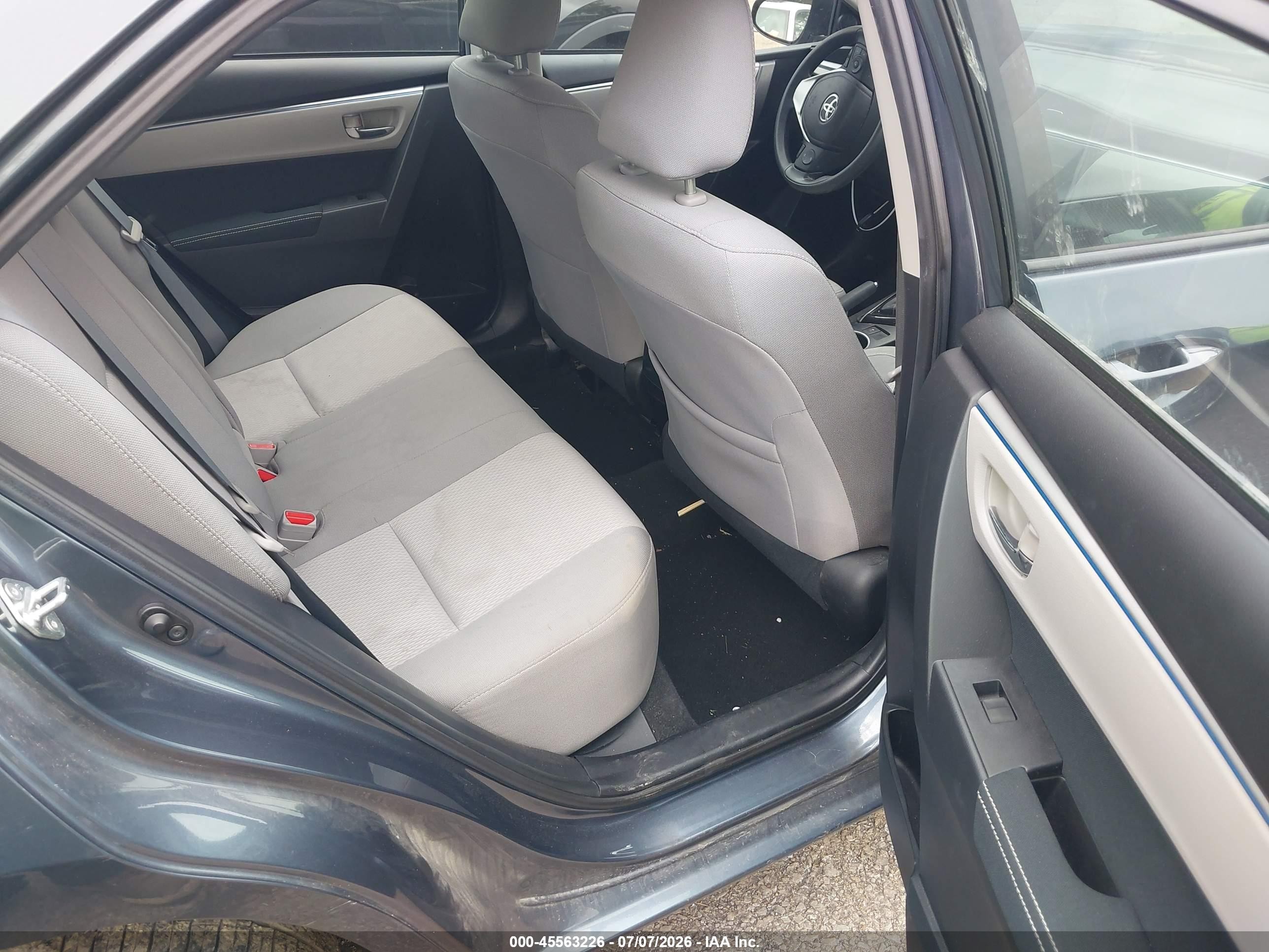 2015 Toyota Corolla Le Blue vin: 2T1BURHE8FC337208