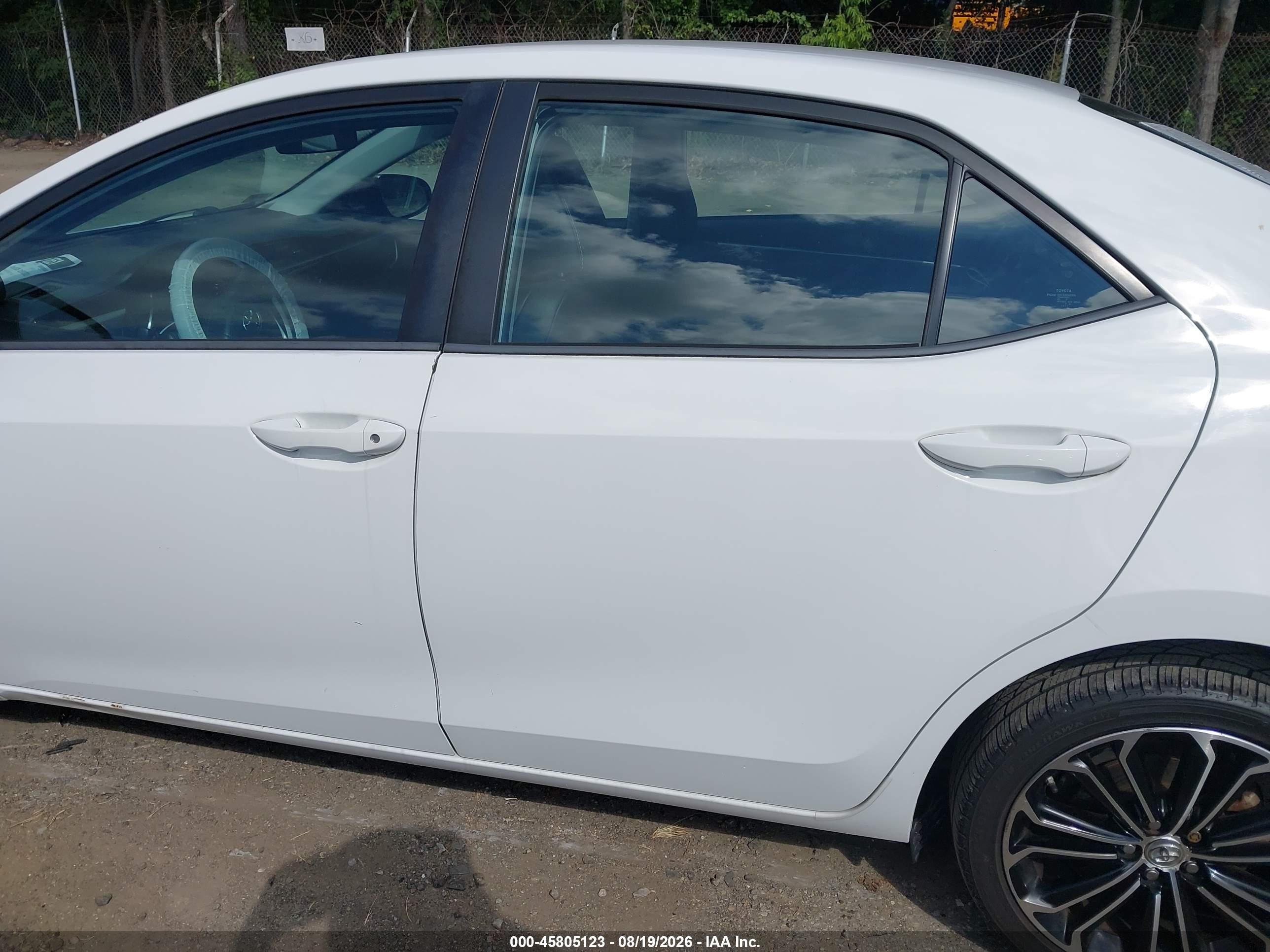 2015 Toyota Corolla S Plus White vin: 2T1BURHE8FC342019