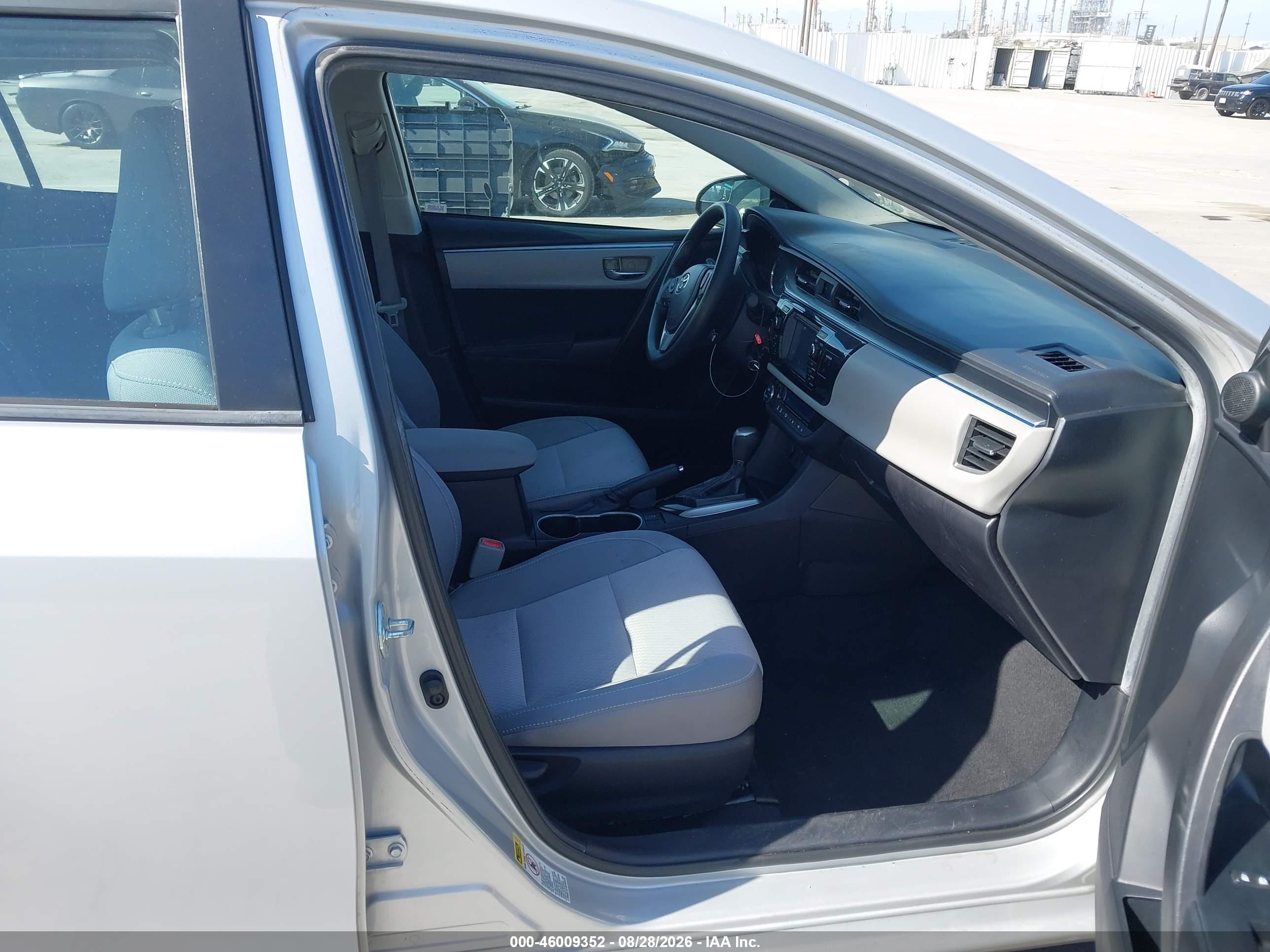 2015 Toyota Corolla Le Silver vin: 2T1BURHE8FC346197