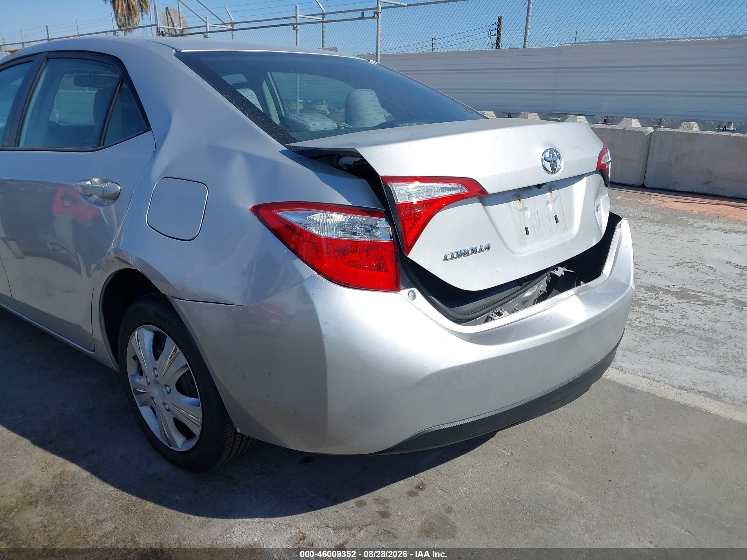 2015 Toyota Corolla Le Silver vin: 2T1BURHE8FC346197