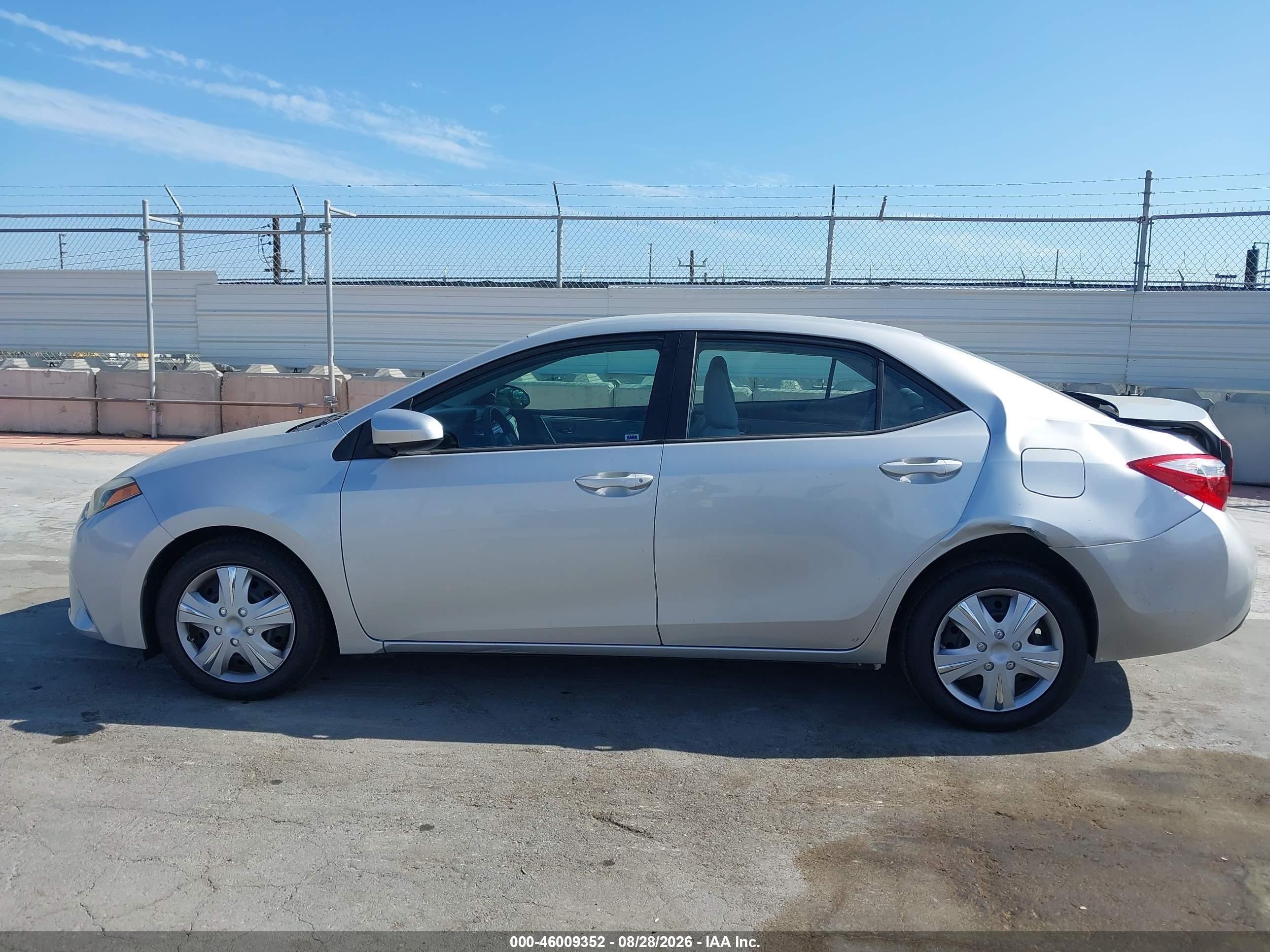 2015 Toyota Corolla Le Silver vin: 2T1BURHE8FC346197
