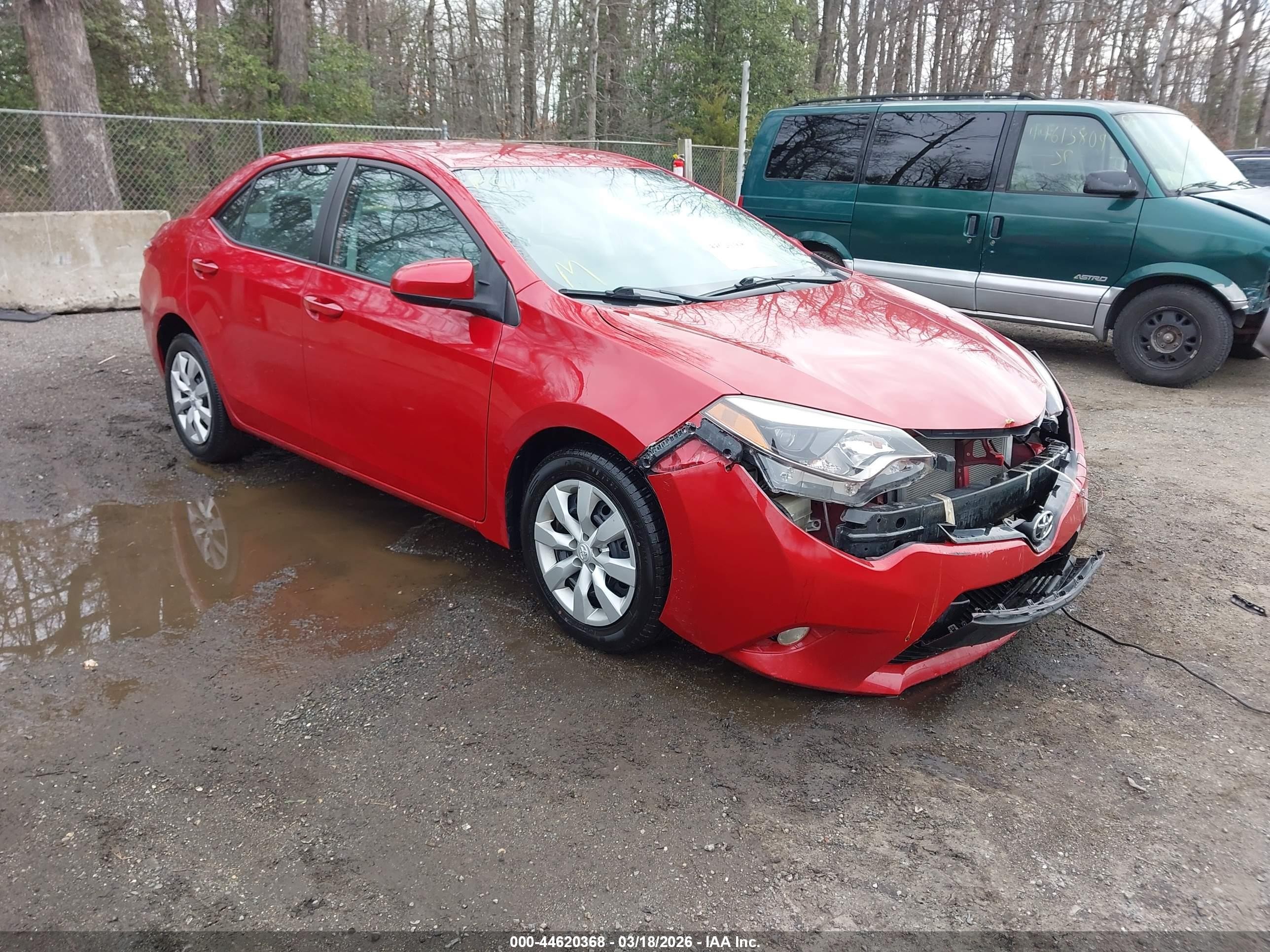 2015 Toyota Corolla Le Red vin: 2T1BURHE8FC356356