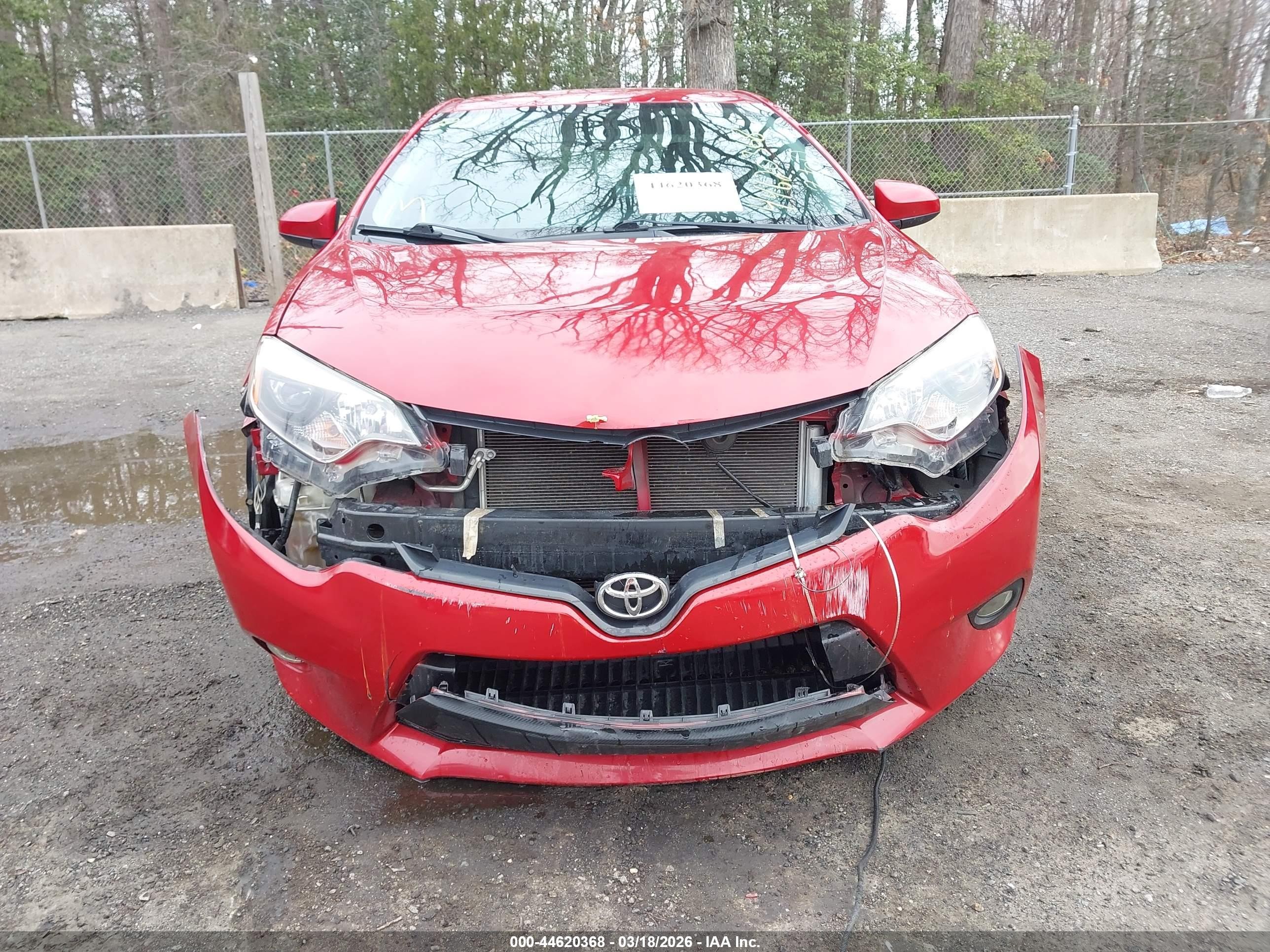2015 Toyota Corolla Le Red vin: 2T1BURHE8FC356356