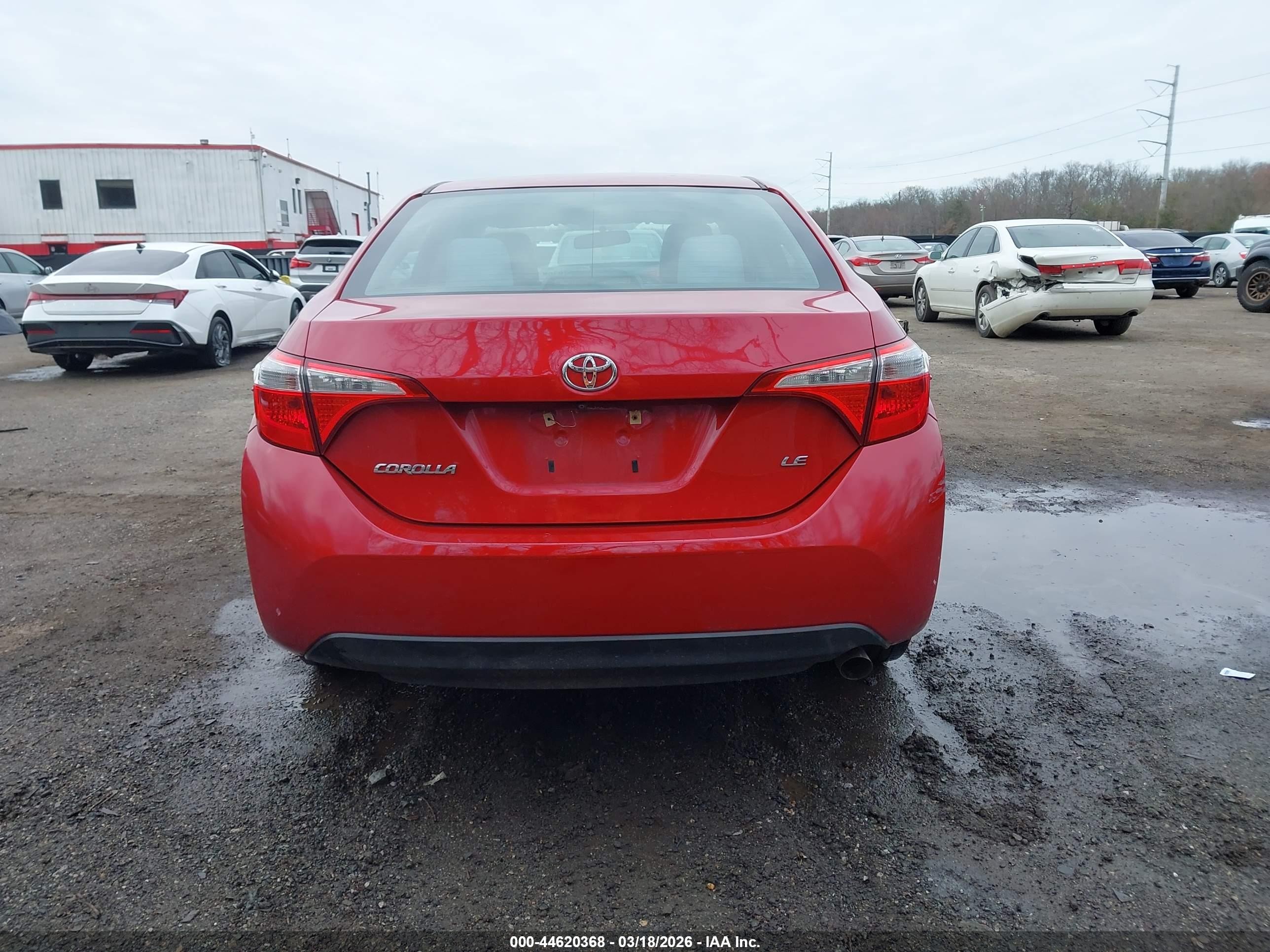 2015 Toyota Corolla Le Red vin: 2T1BURHE8FC356356