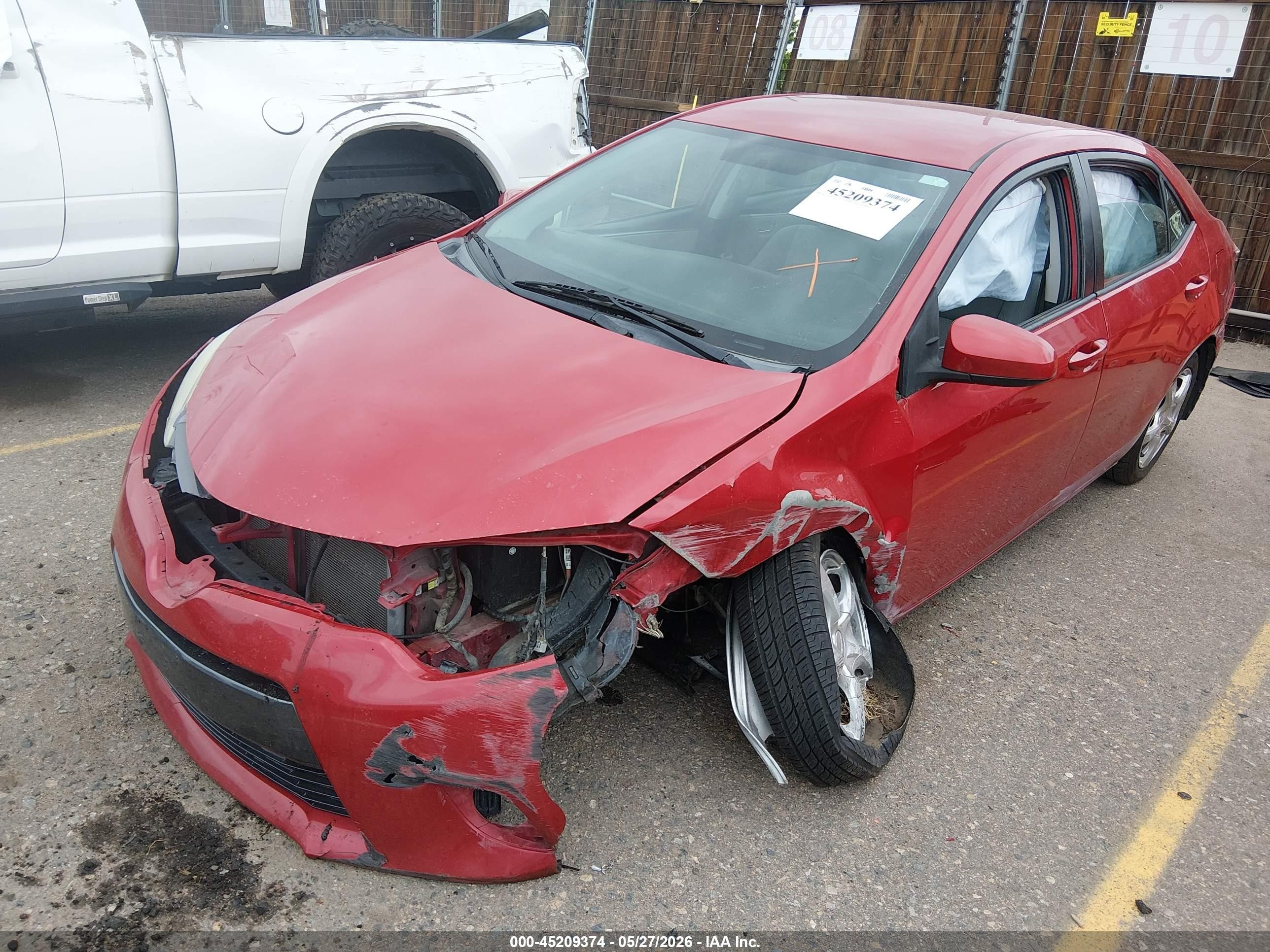 2015 Toyota Corolla Le Red vin: 2T1BURHE8FC359029