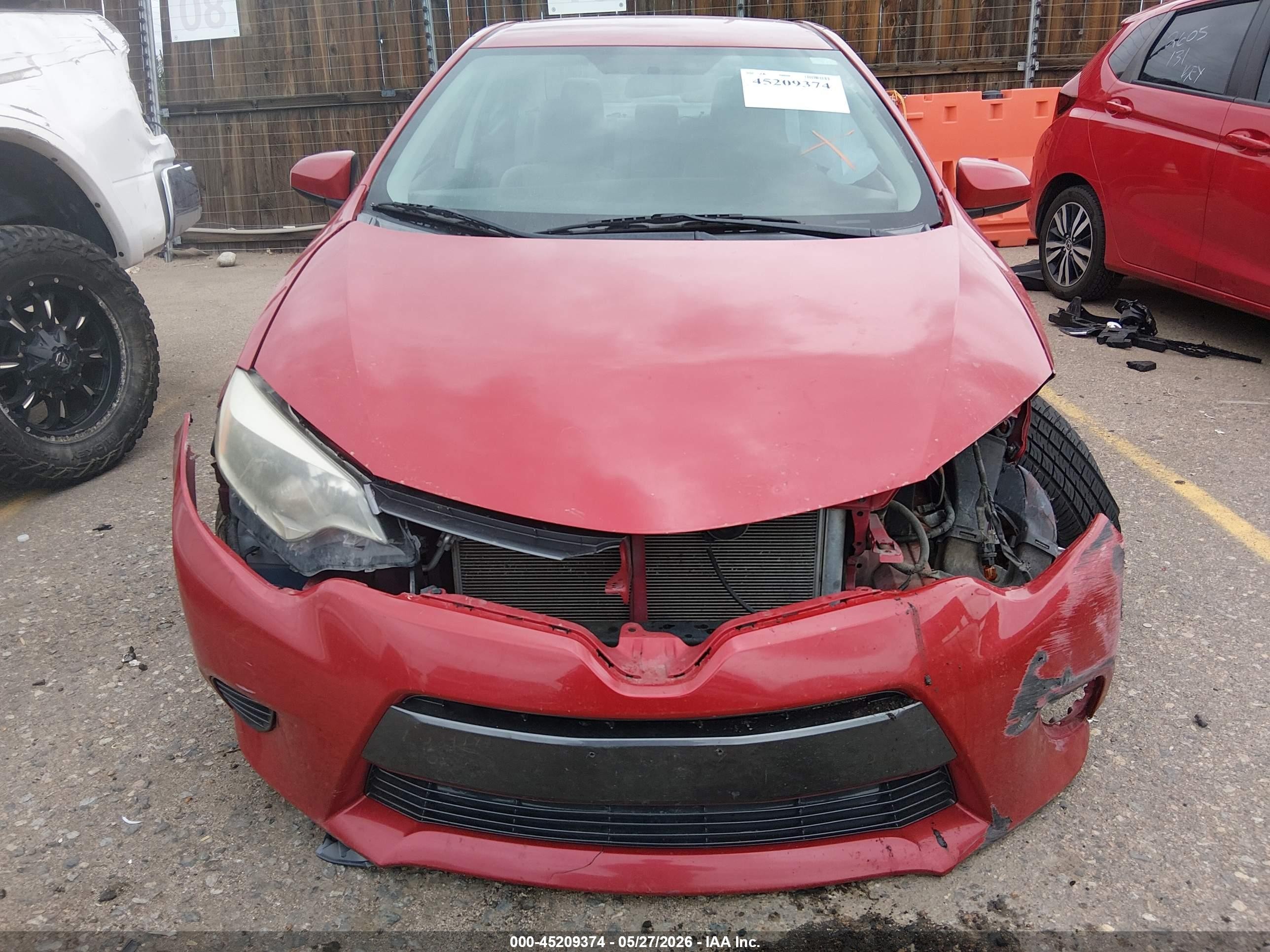 2015 Toyota Corolla Le Red vin: 2T1BURHE8FC359029