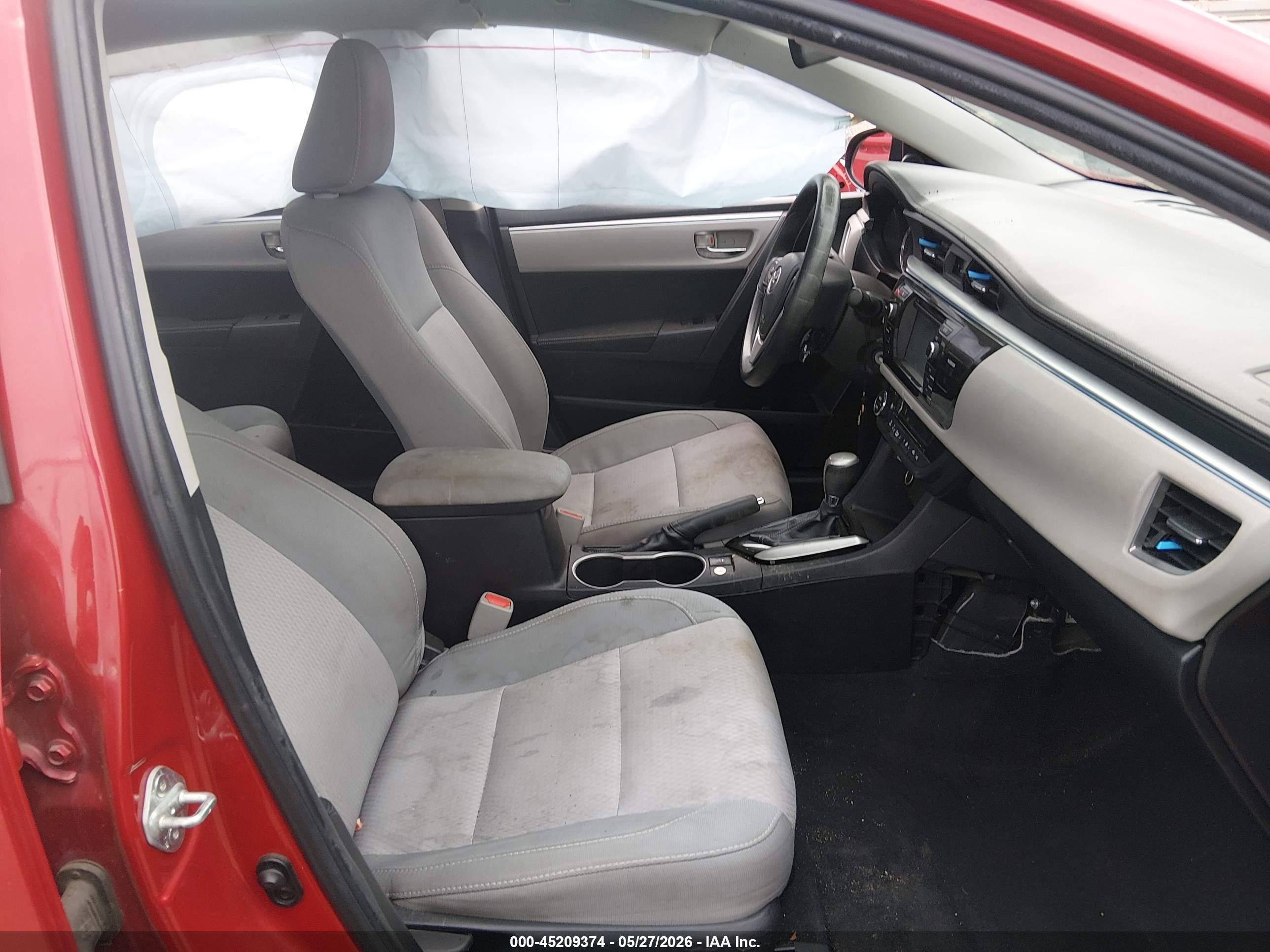 2015 Toyota Corolla Le Red vin: 2T1BURHE8FC359029