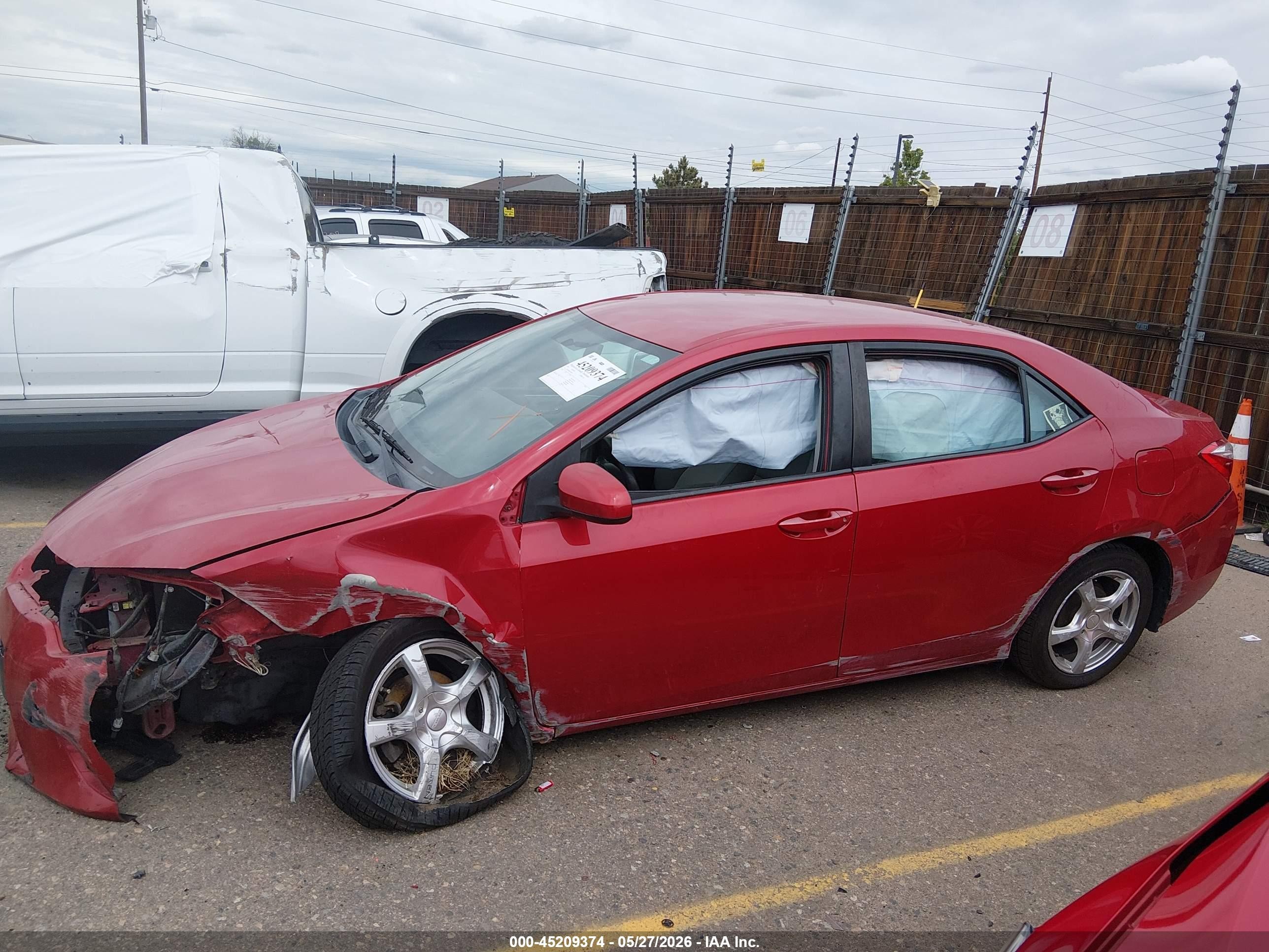 2015 Toyota Corolla Le Red vin: 2T1BURHE8FC359029