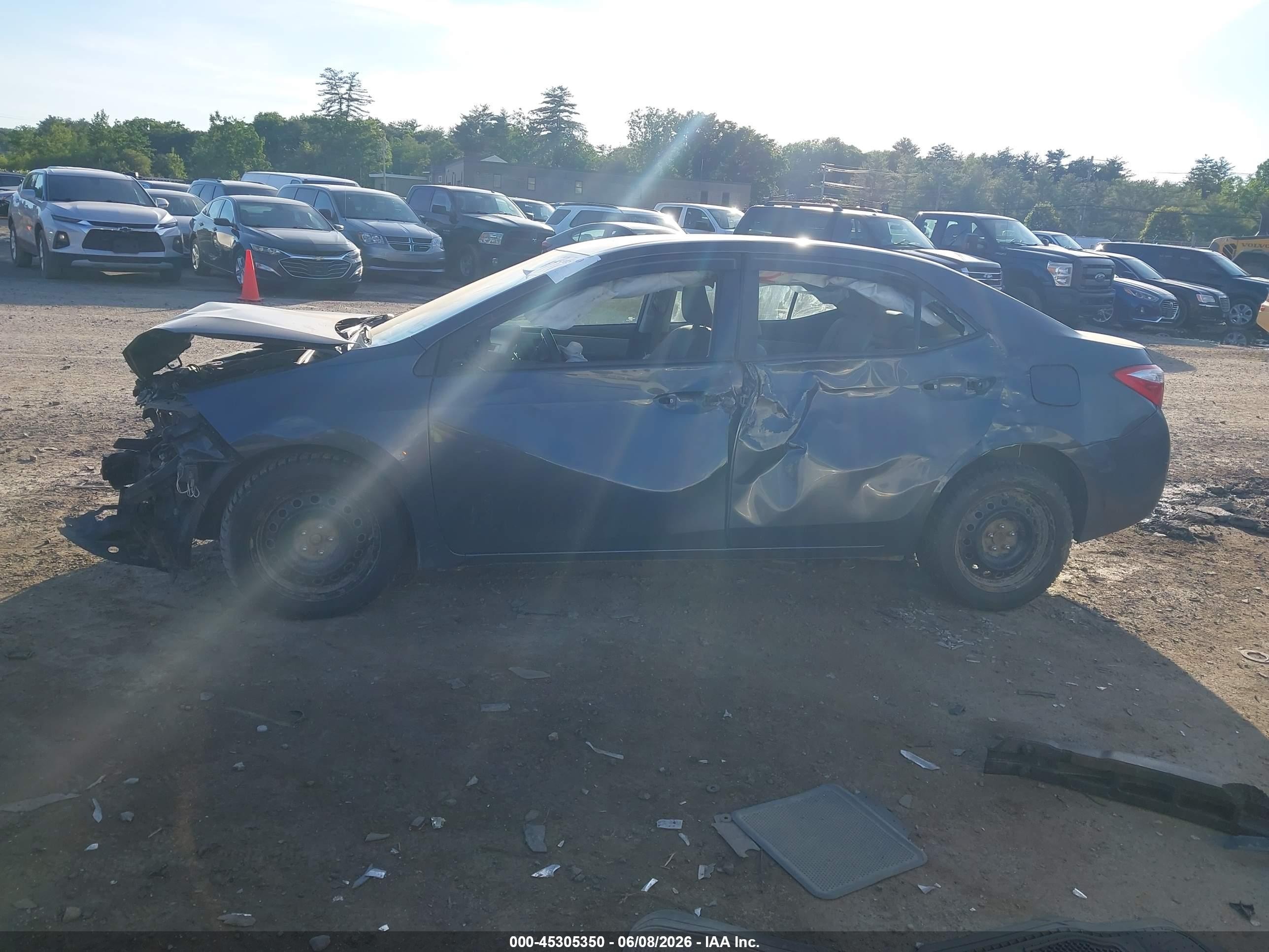 2015 Toyota Corolla Le Blue vin: 2T1BURHE8FC362822