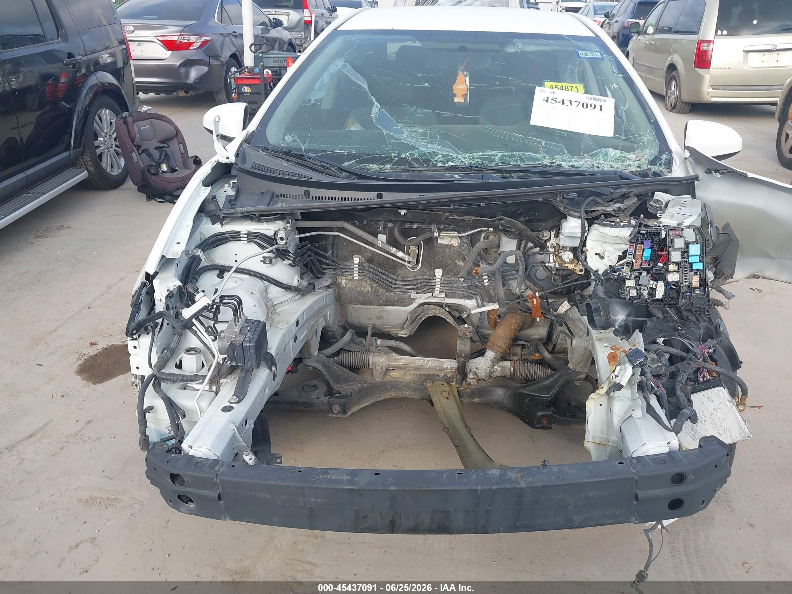 2015 Toyota Corolla L White vin: 2T1BURHE8FC365400